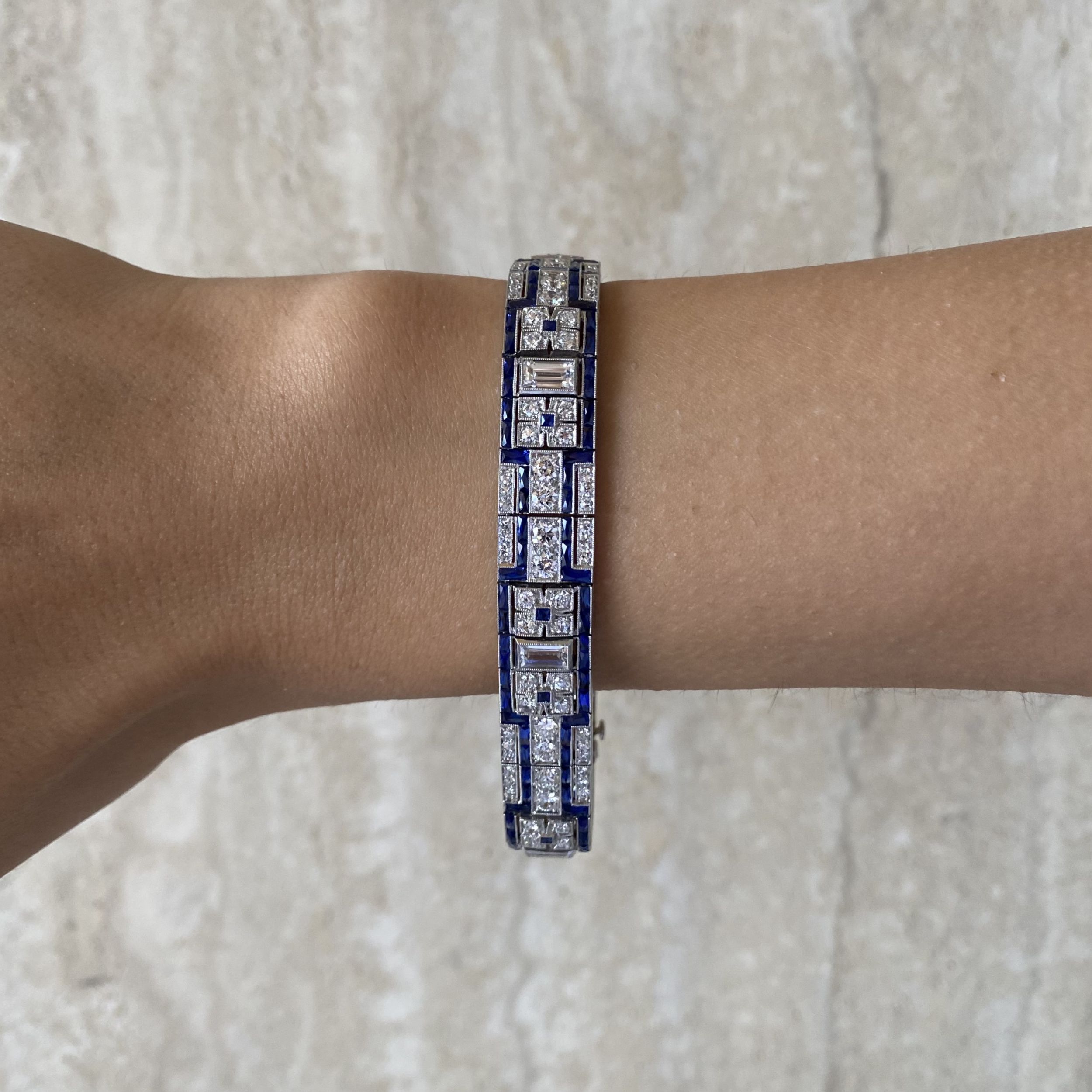 BRACELET RUBAN ART DECO:  | H&ocirc;tel Des Ventes de Monte-Carlo