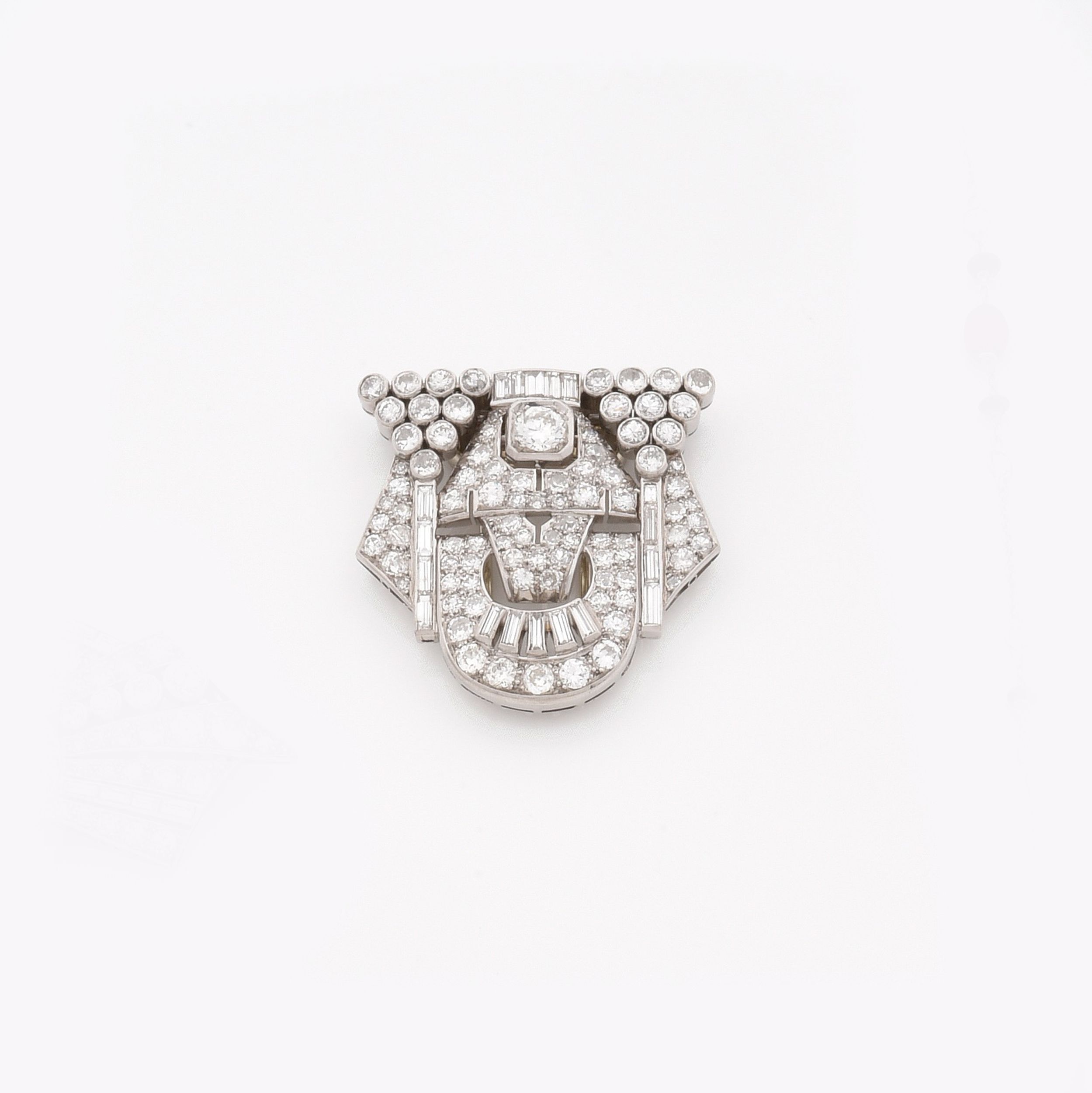 BROCHE FEUILLE:  | H&ocirc;tel Des Ventes de Monte-Carlo