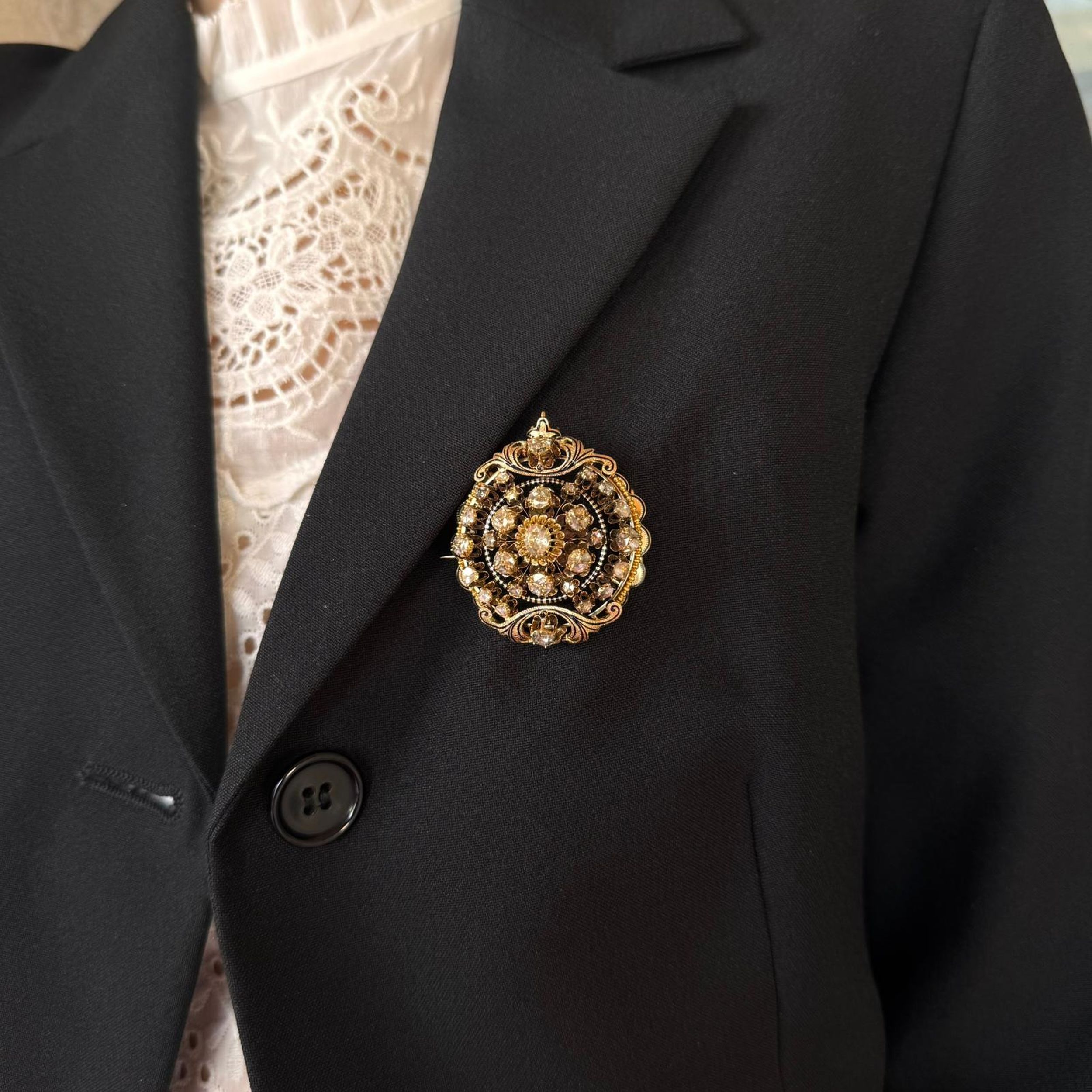 BROCHE PENDENTIF:  | H&ocirc;tel Des Ventes de Monte-Carlo