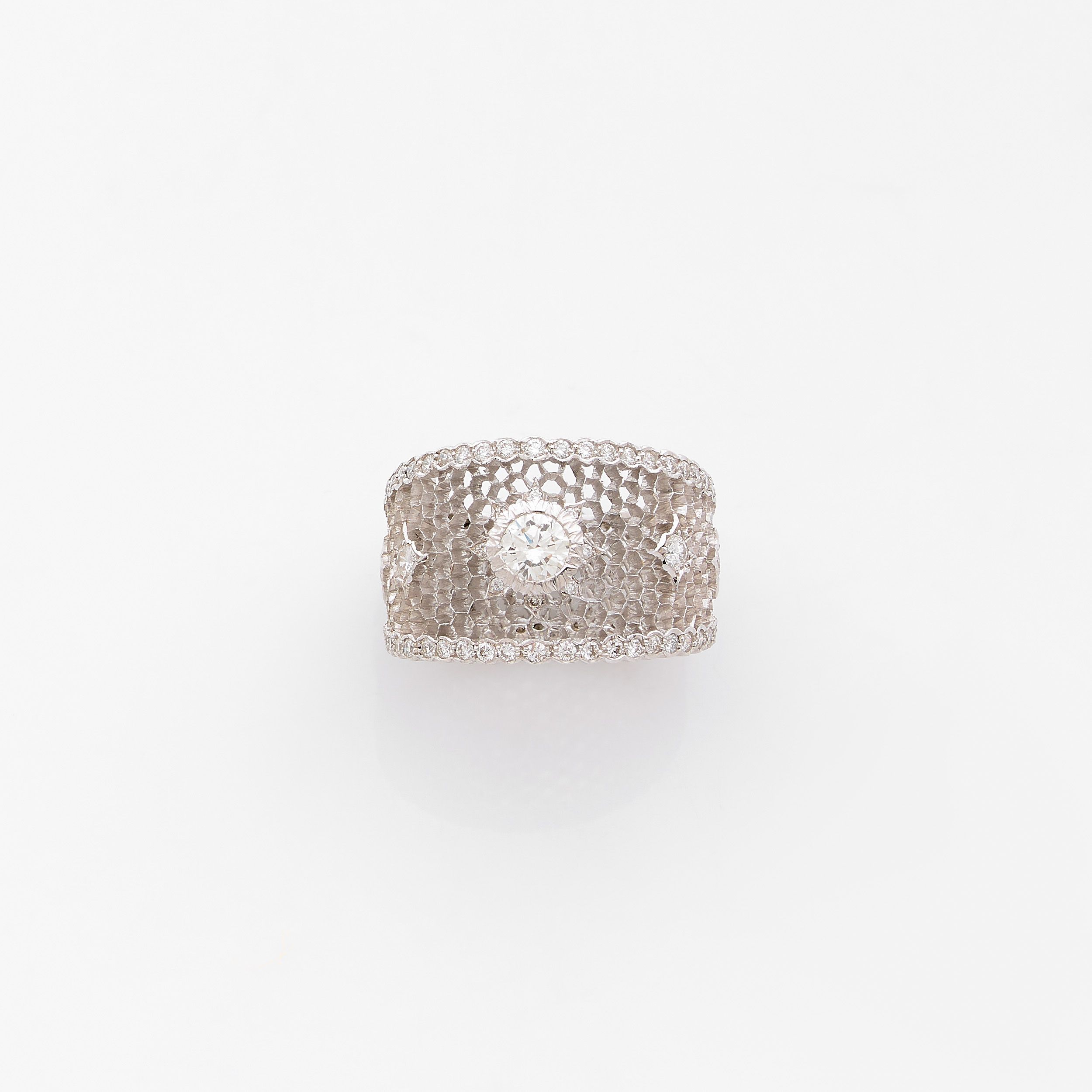 JOLIE BAGUE FLEUR :  | H&ocirc;tel Des Ventes de Monte-Carlo