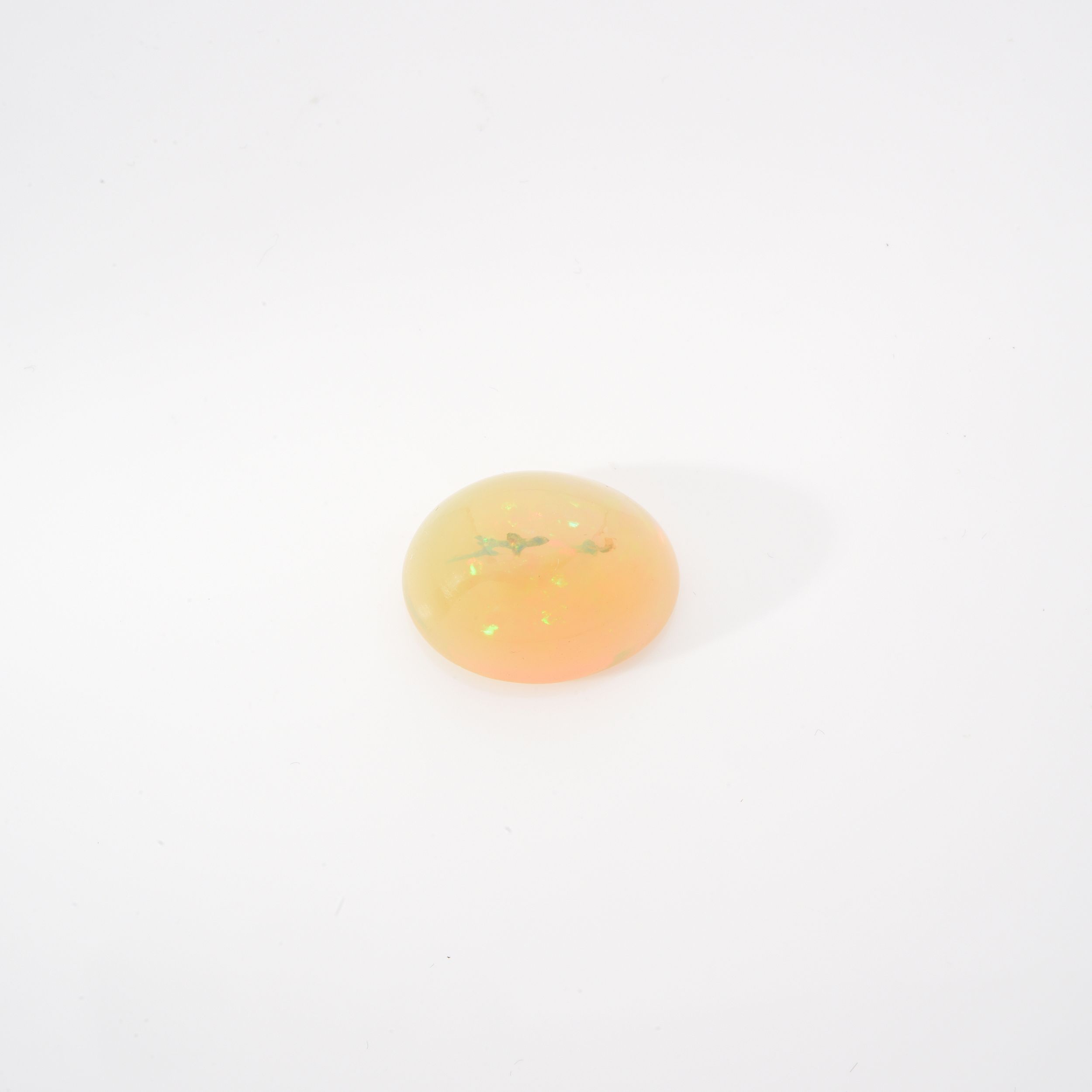 CABOCHON D'OPALE SUR PAPIER