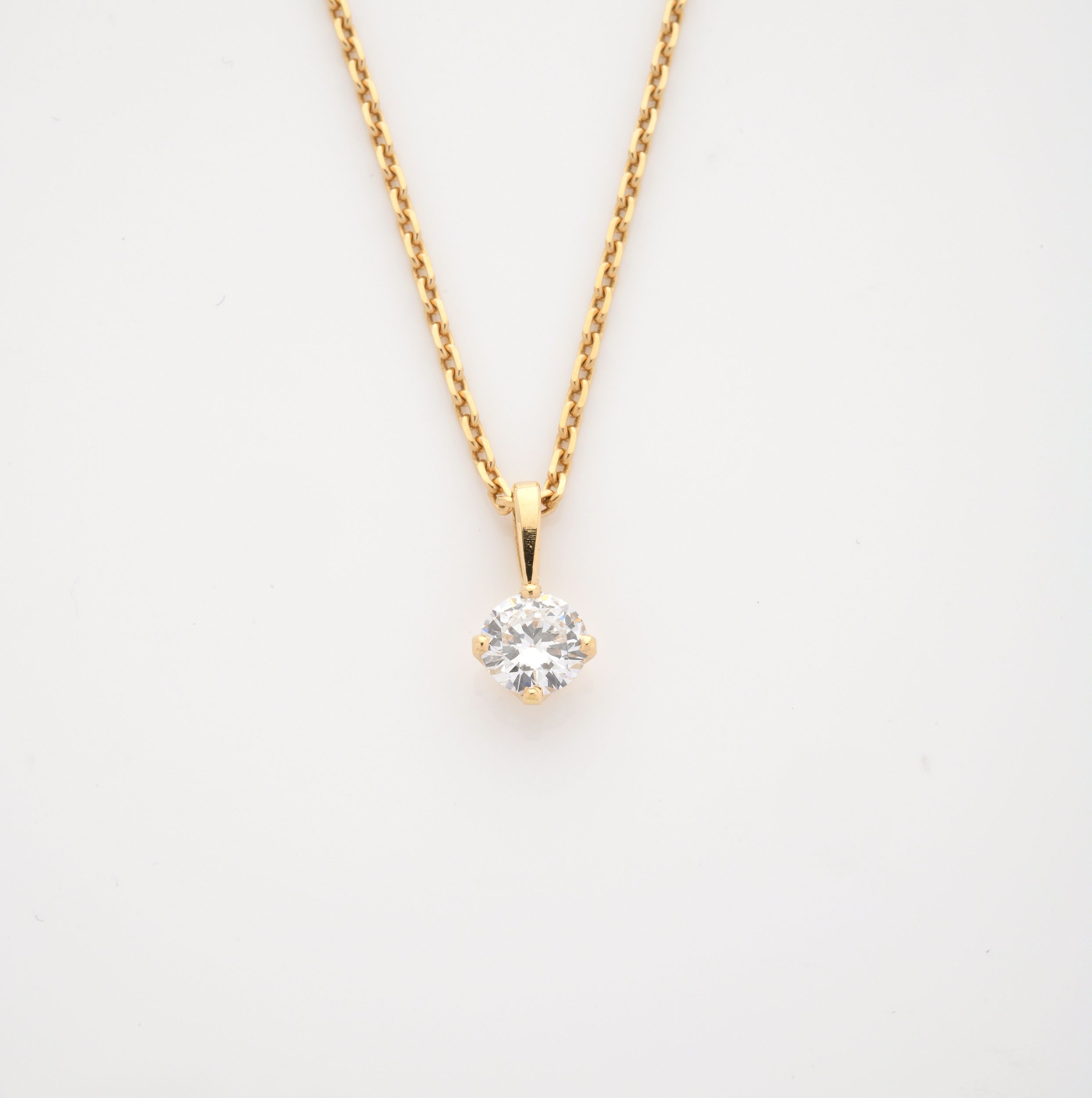 RAVISSANT COLLIER A TRANSFORMATION:  | H&ocirc;tel Des Ventes de Monte-Carlo
