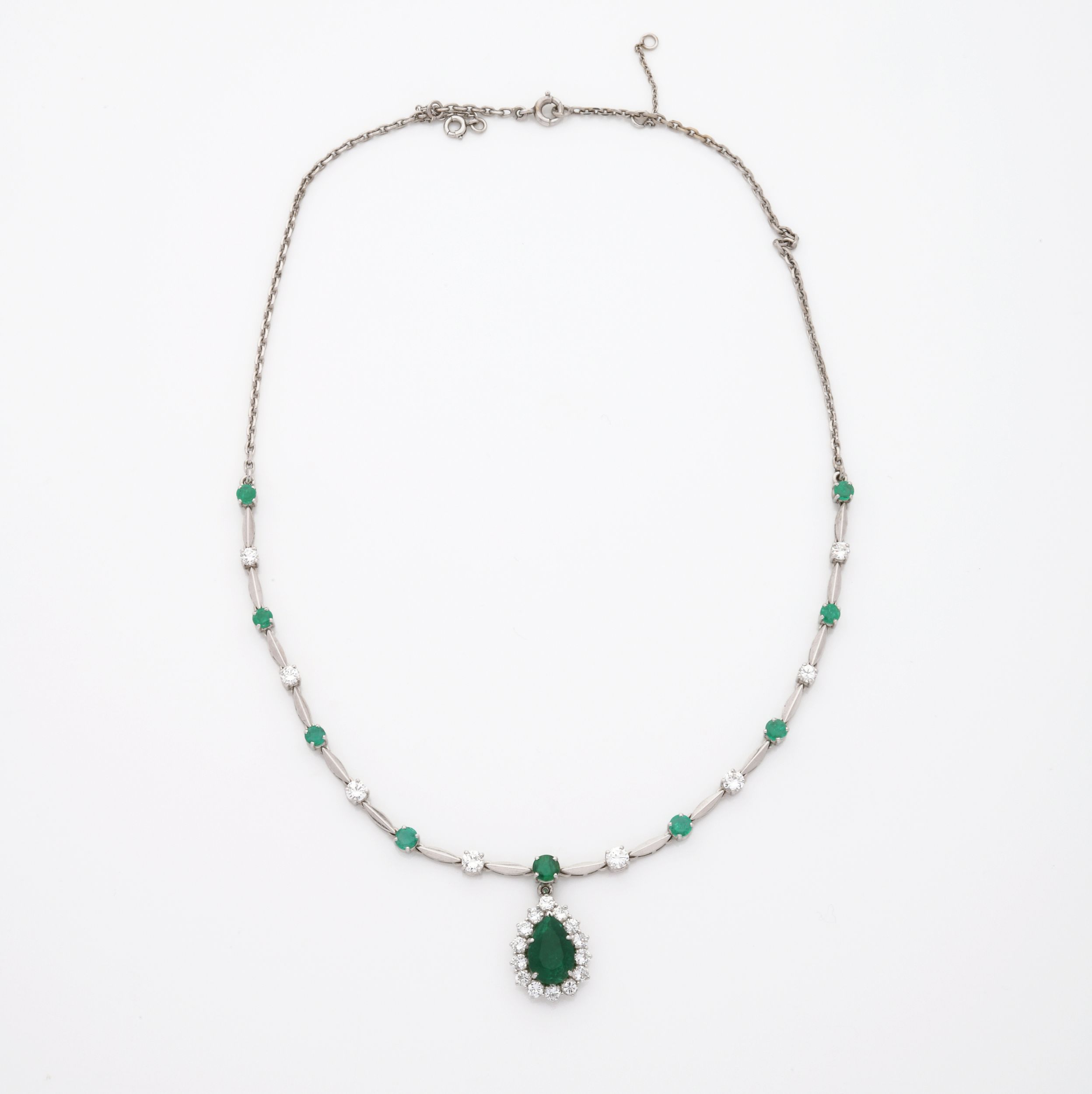RAVISSANT COLLIER A TRANSFORMATION:  | H&ocirc;tel Des Ventes de Monte-Carlo