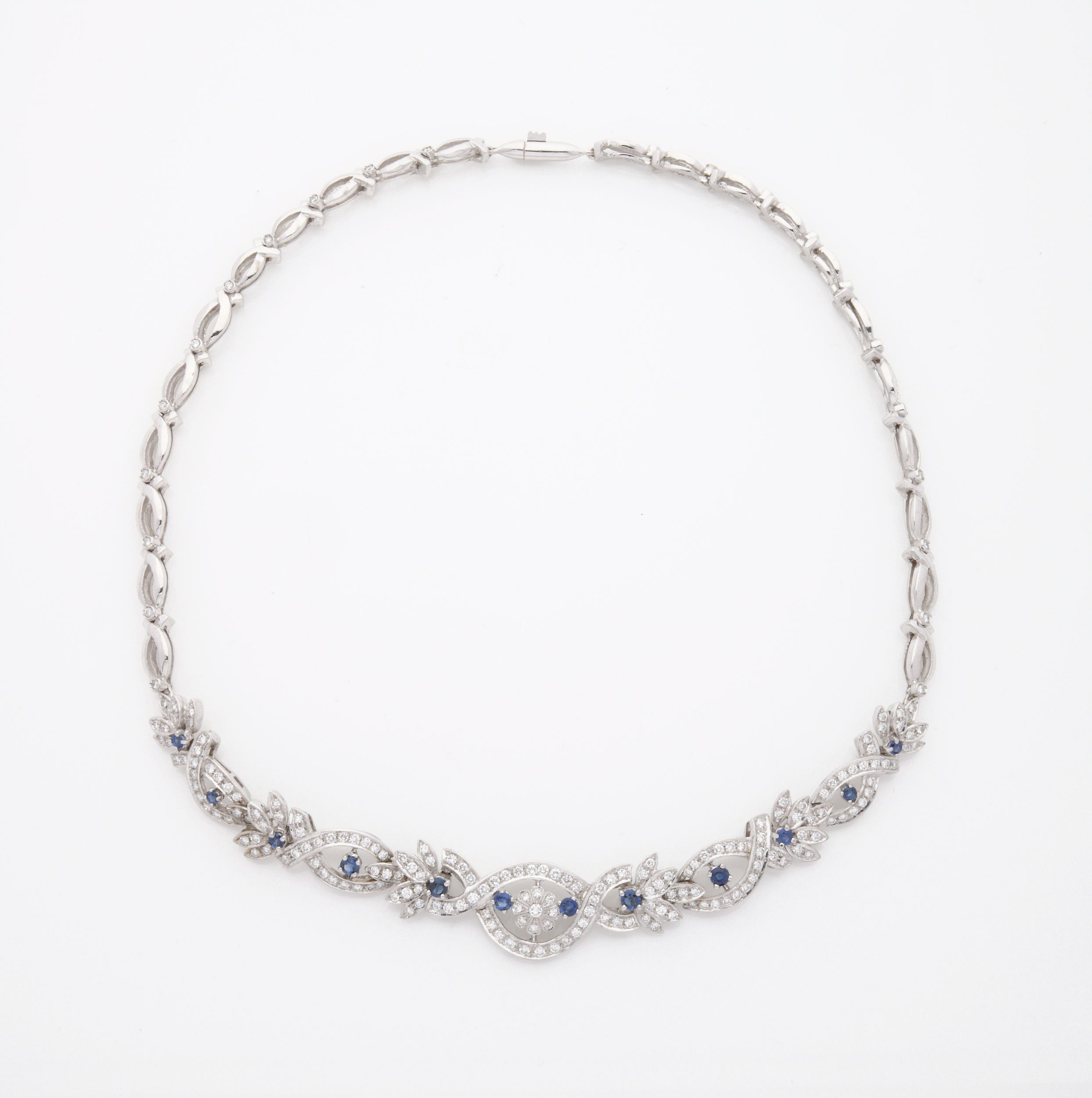 COLLIER