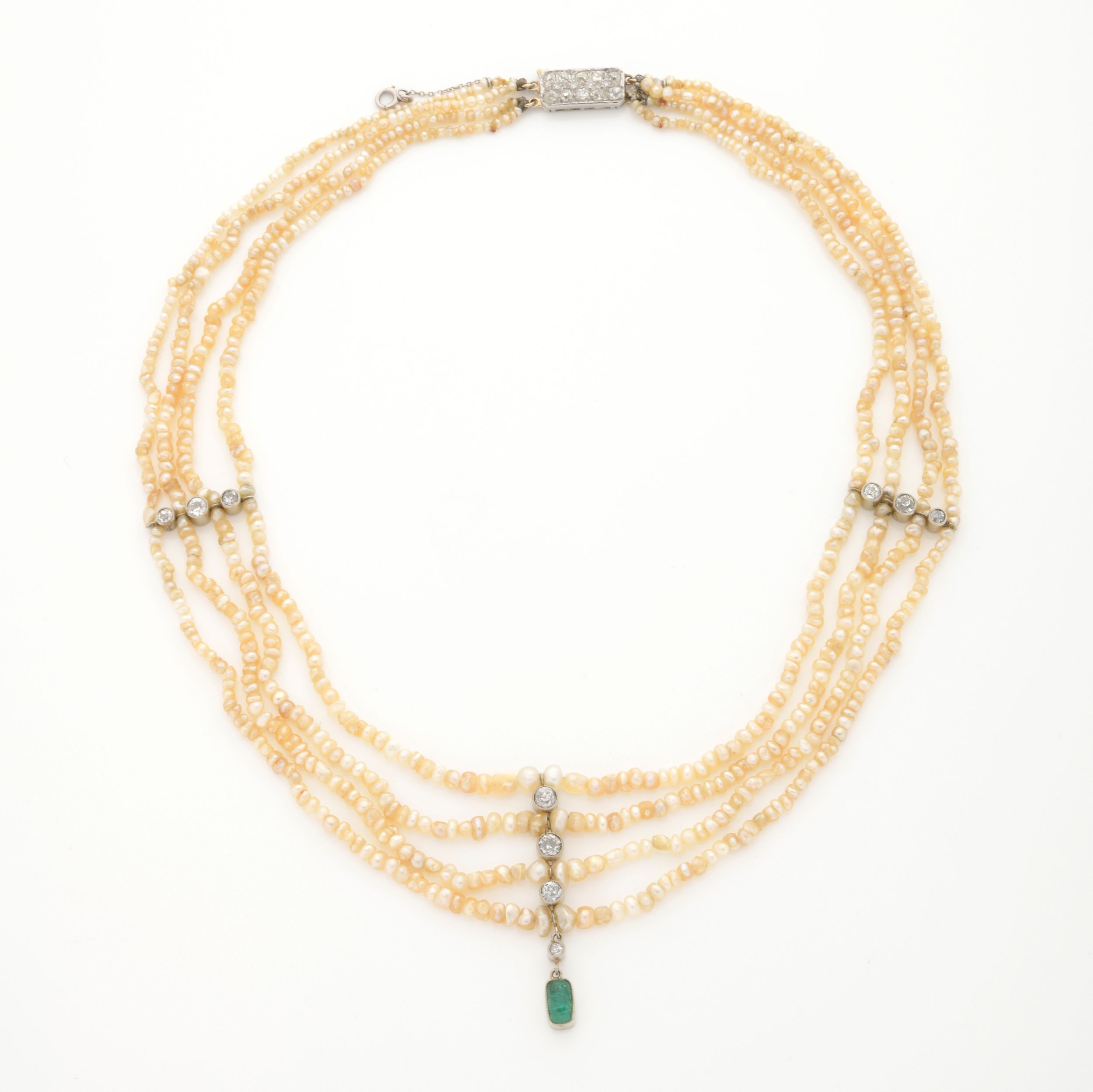 COLLIER 