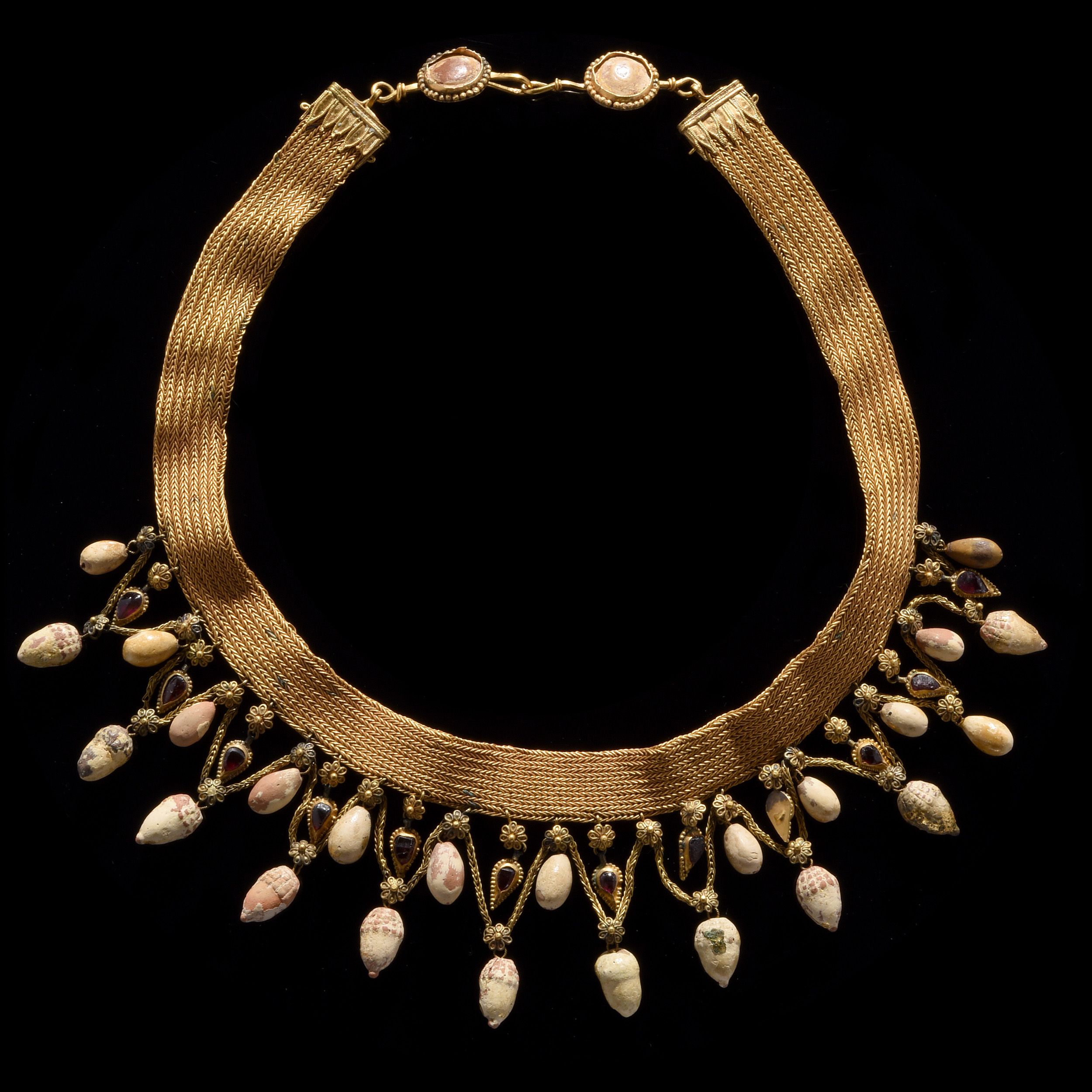COLLIER