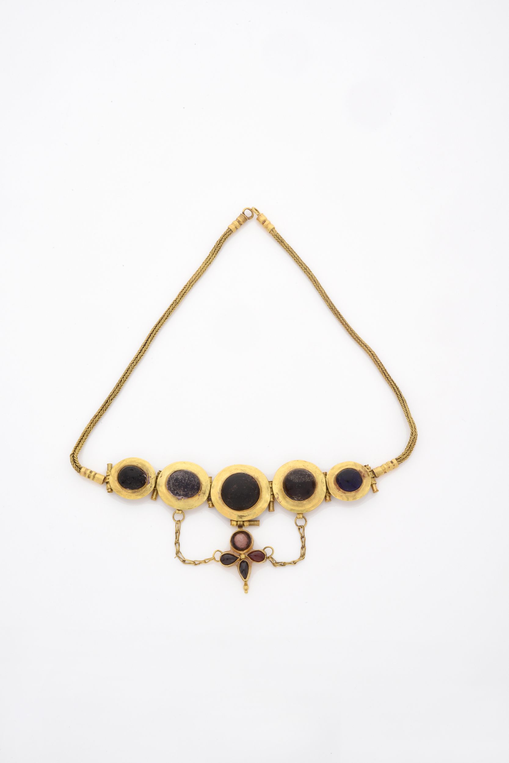 COLLIER