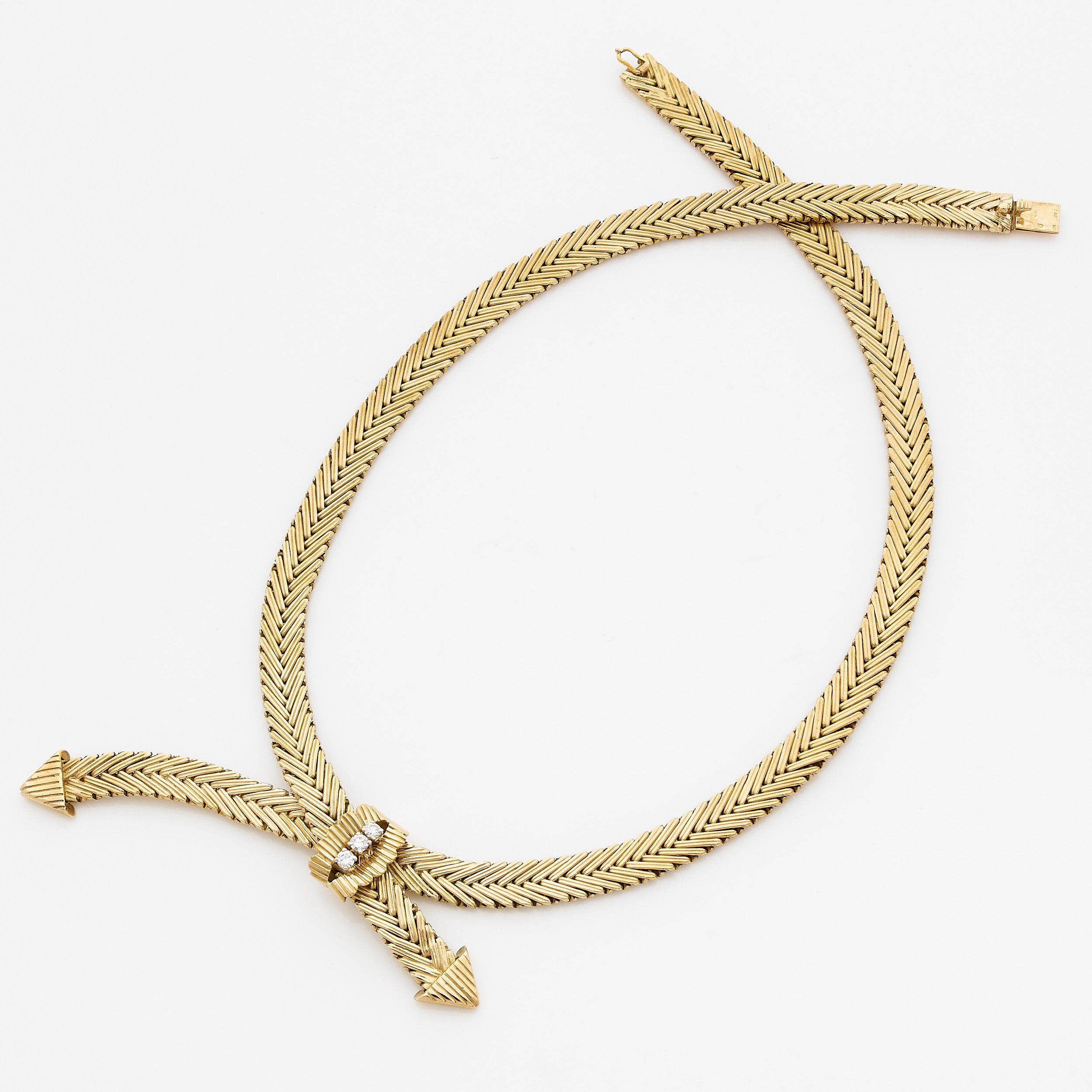 COLLIER 