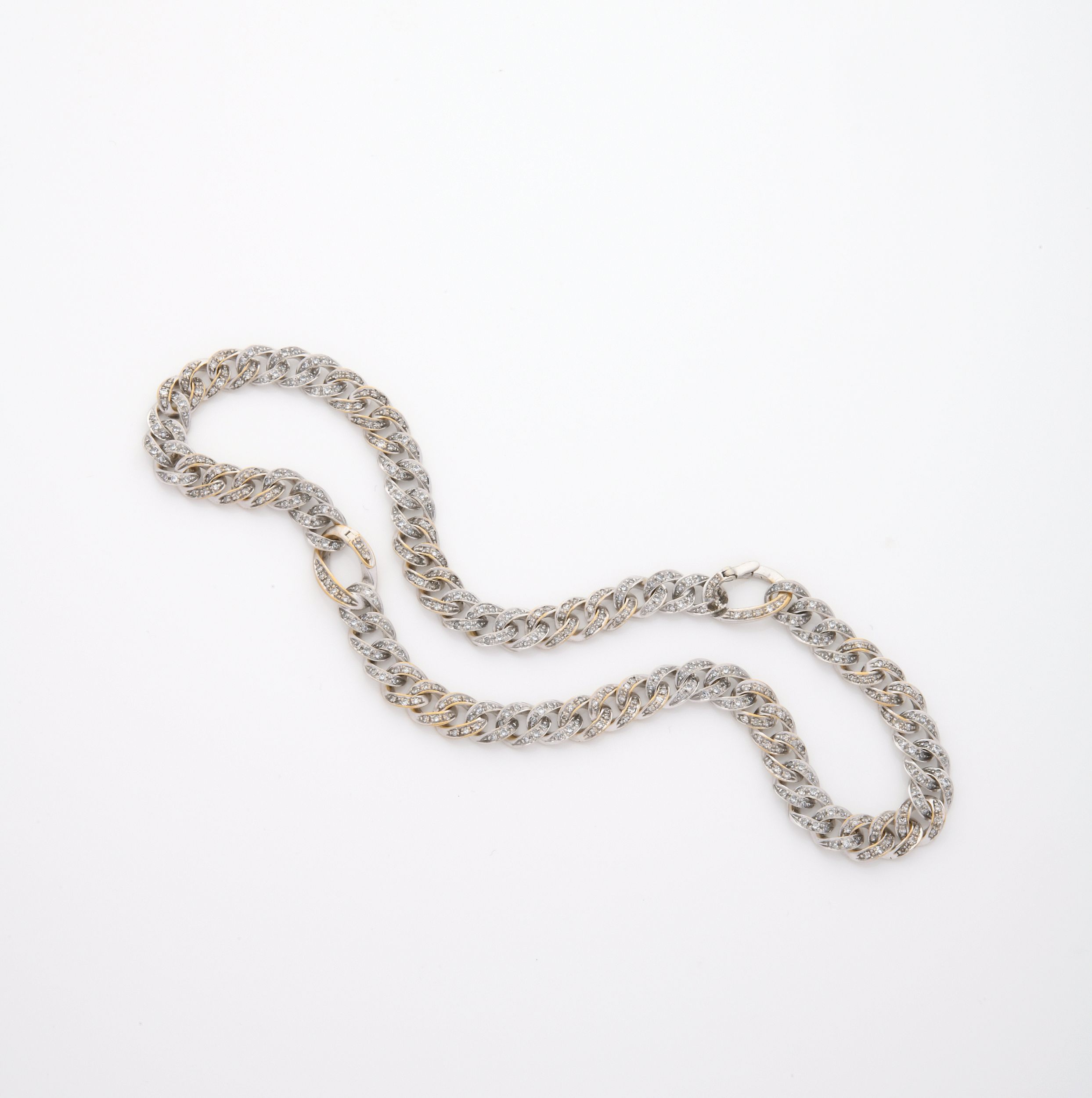 COLLIER GOURMETTE A TRANSFORMATION:  | H&ocirc;tel Des Ventes de Monte-Carlo