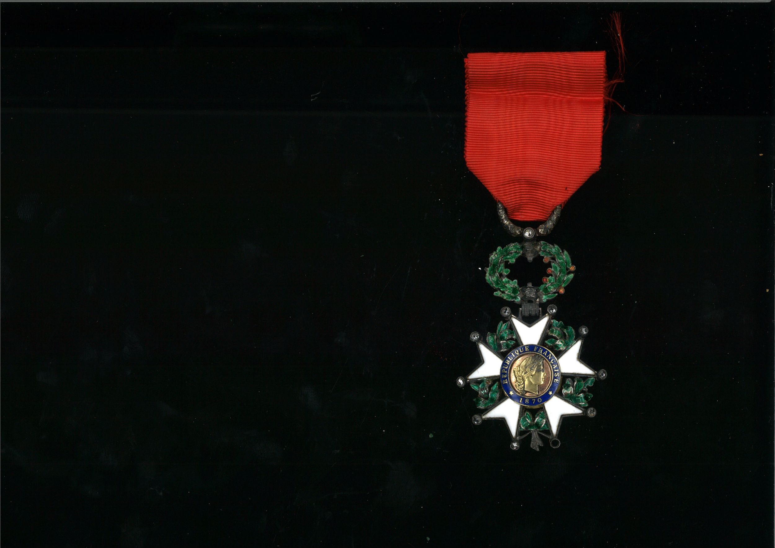 LOT DE 2 CROIX DE CHEVALIER DE L'ORDRE DE LA LEGION D'HONNEUR:  | H&ocirc;tel Des Ventes de Monte-Carlo