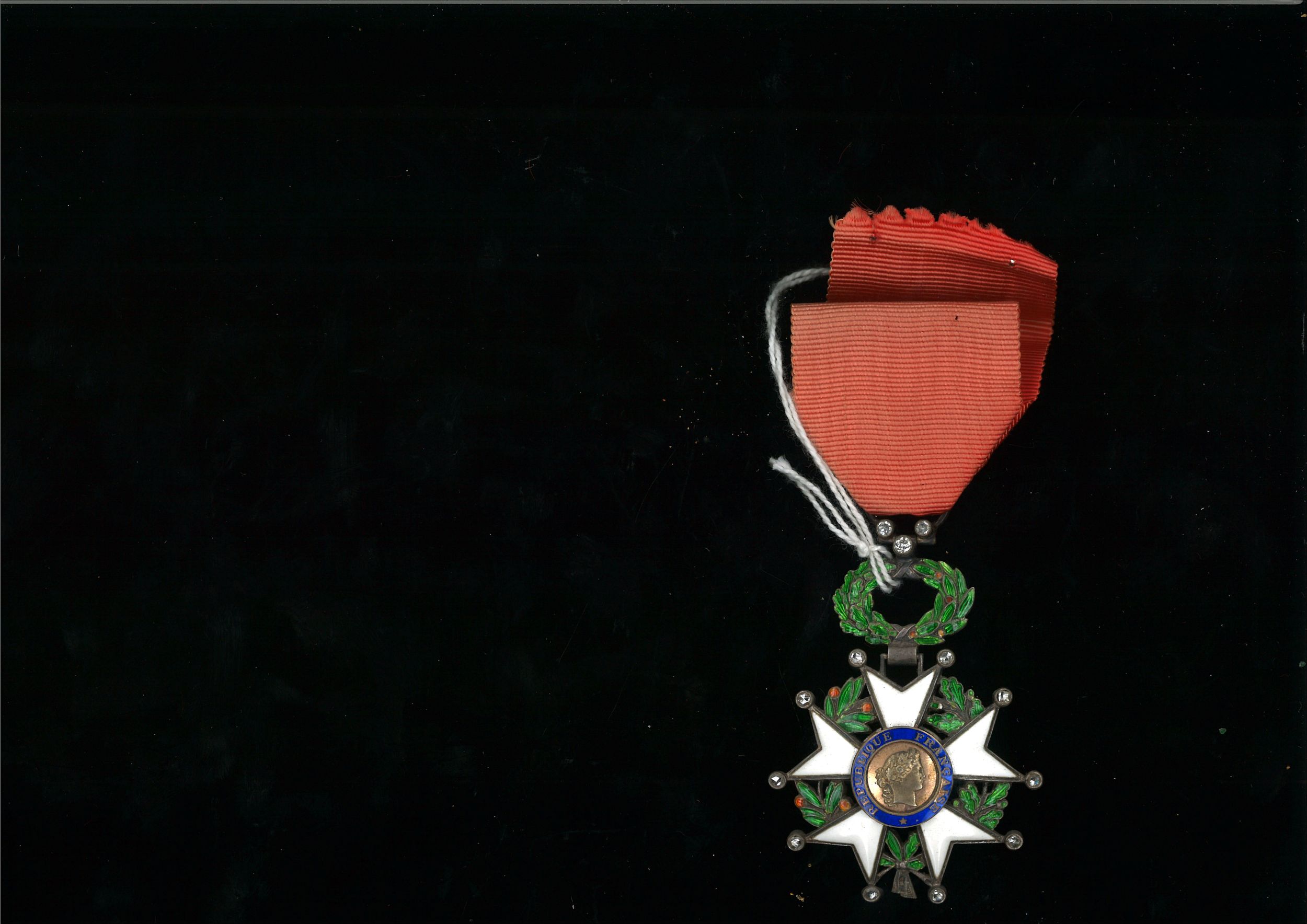LOT DE 2 CROIX DE CHEVALIER DE L'ORDRE DE LA LEGION D'HONNEUR:  | H&ocirc;tel Des Ventes de Monte-Carlo