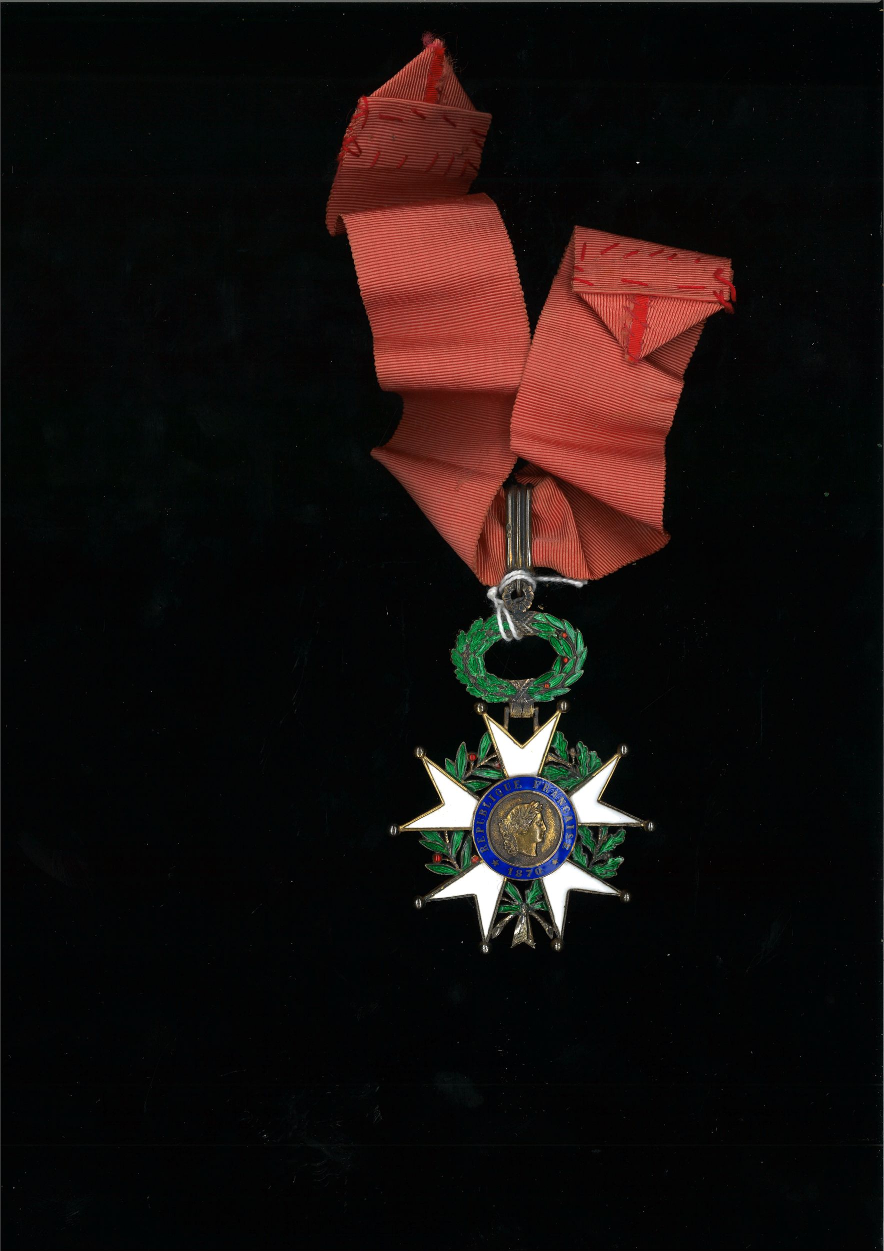 LOT DE 2 CROIX DE CHEVALIER DE L'ORDRE DE LA LEGION D'HONNEUR:  | H&ocirc;tel Des Ventes de Monte-Carlo