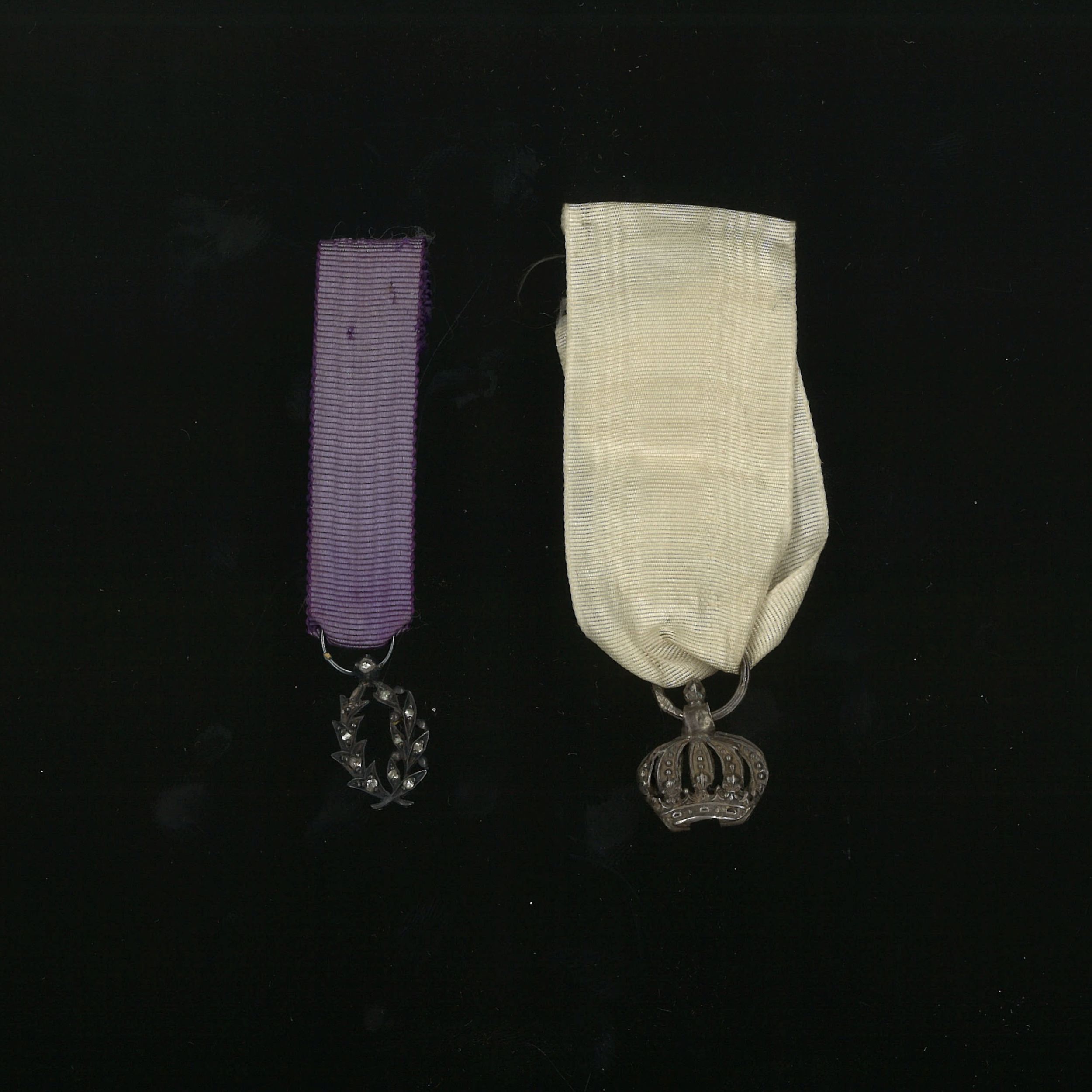 LOT DE 2 CROIX DE CHEVALIER DE L'ORDRE DE LA LEGION D'HONNEUR:  | H&ocirc;tel Des Ventes de Monte-Carlo