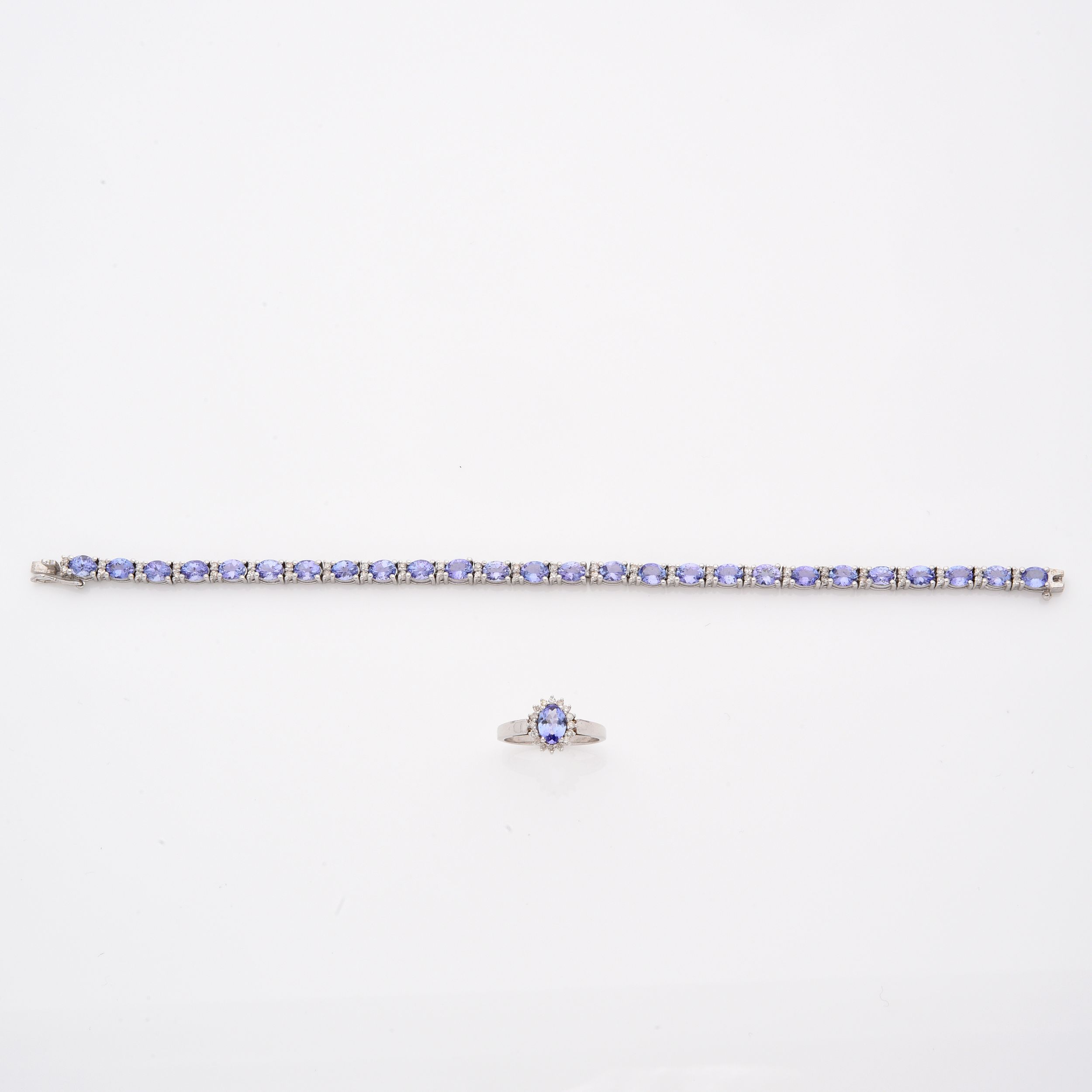 BROCHE CORBEILLE:  | H&ocirc;tel Des Ventes de Monte-Carlo