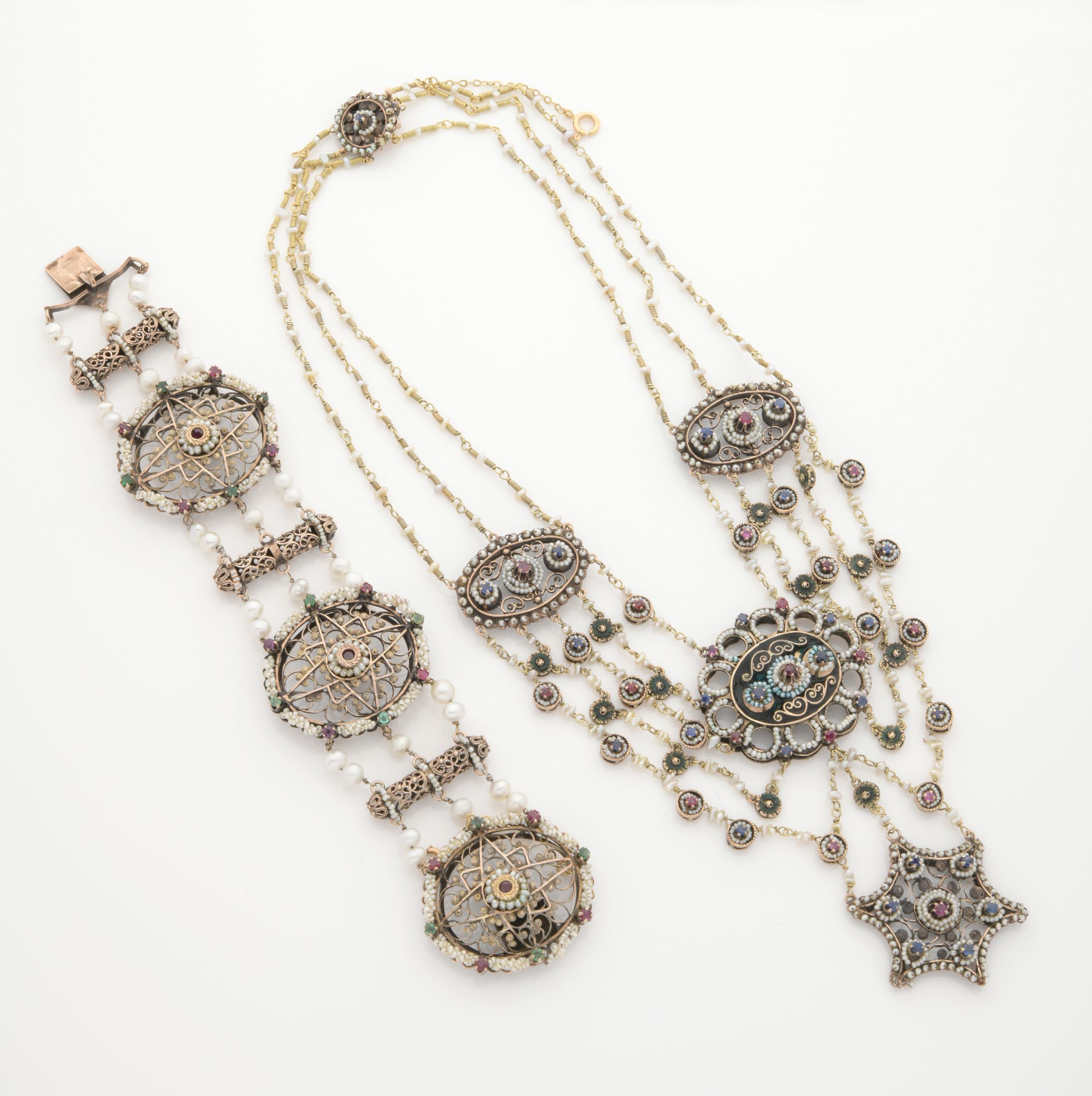 DEMI-PARURE 