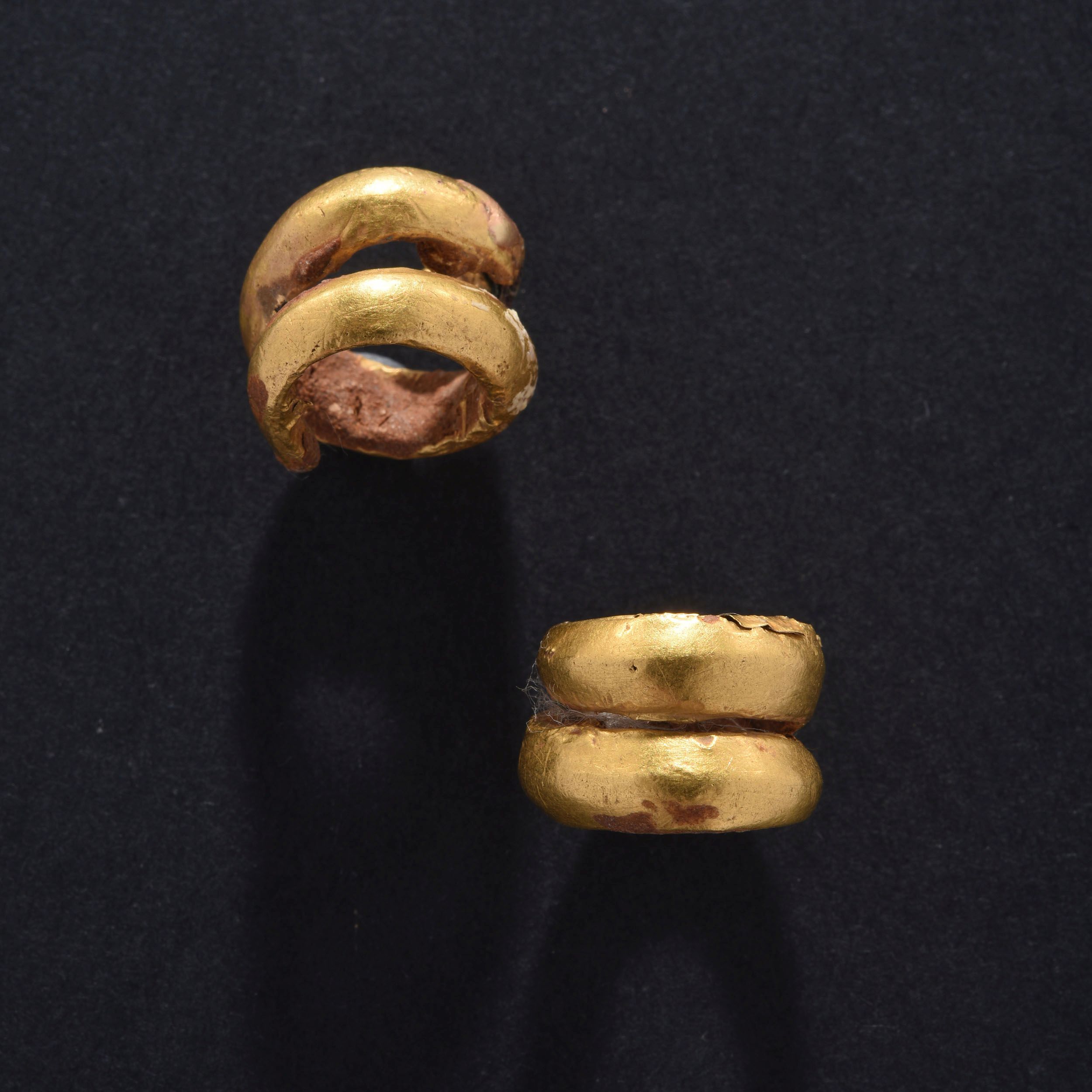 DEUX PAIRES DE BOUCLES D’OREILLES:  | H&ocirc;tel Des Ventes de Monte-Carlo