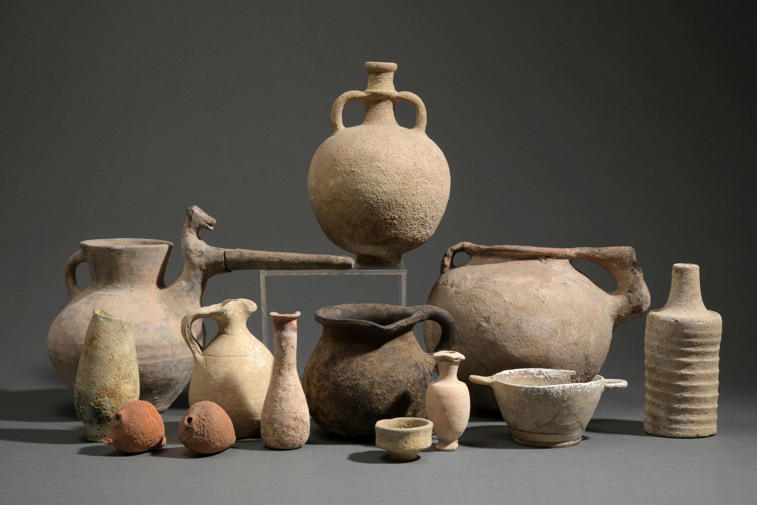 ENSEMBLE DE VASES