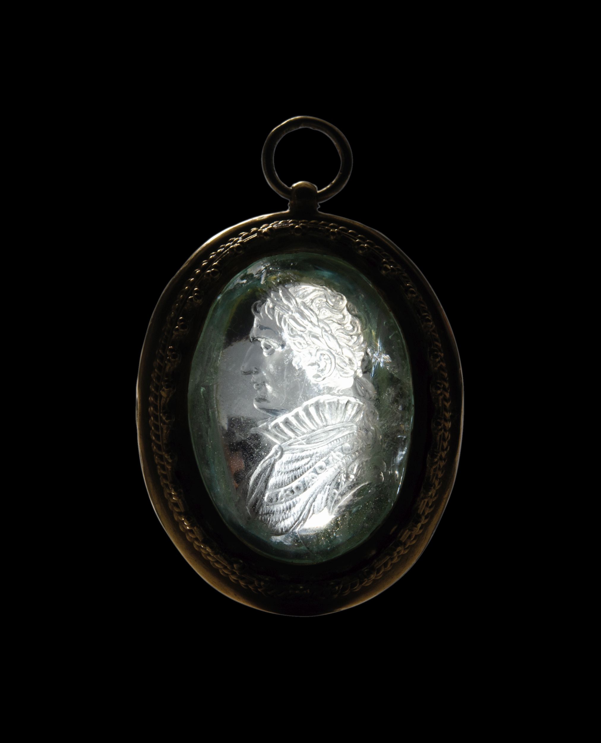 EXCEPTIONNELLE INTAILLE SUR AIGUE-MARINE MONTÉE EN PENDENTIF FIGURANT LE BUSTE DE:  | H&ocirc;tel Des Ventes de Monte-Carlo