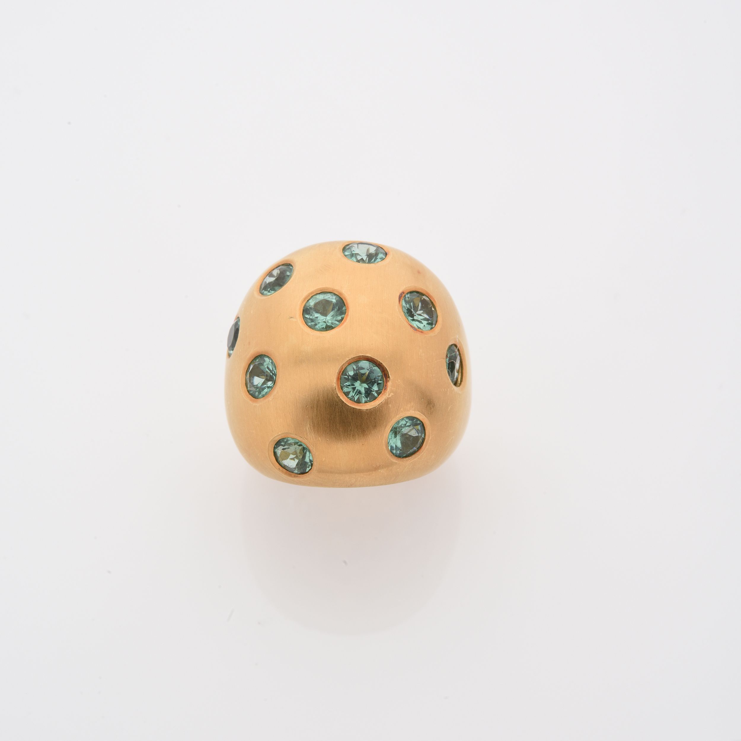 BROCHE CORBEILLE:  | H&ocirc;tel Des Ventes de Monte-Carlo