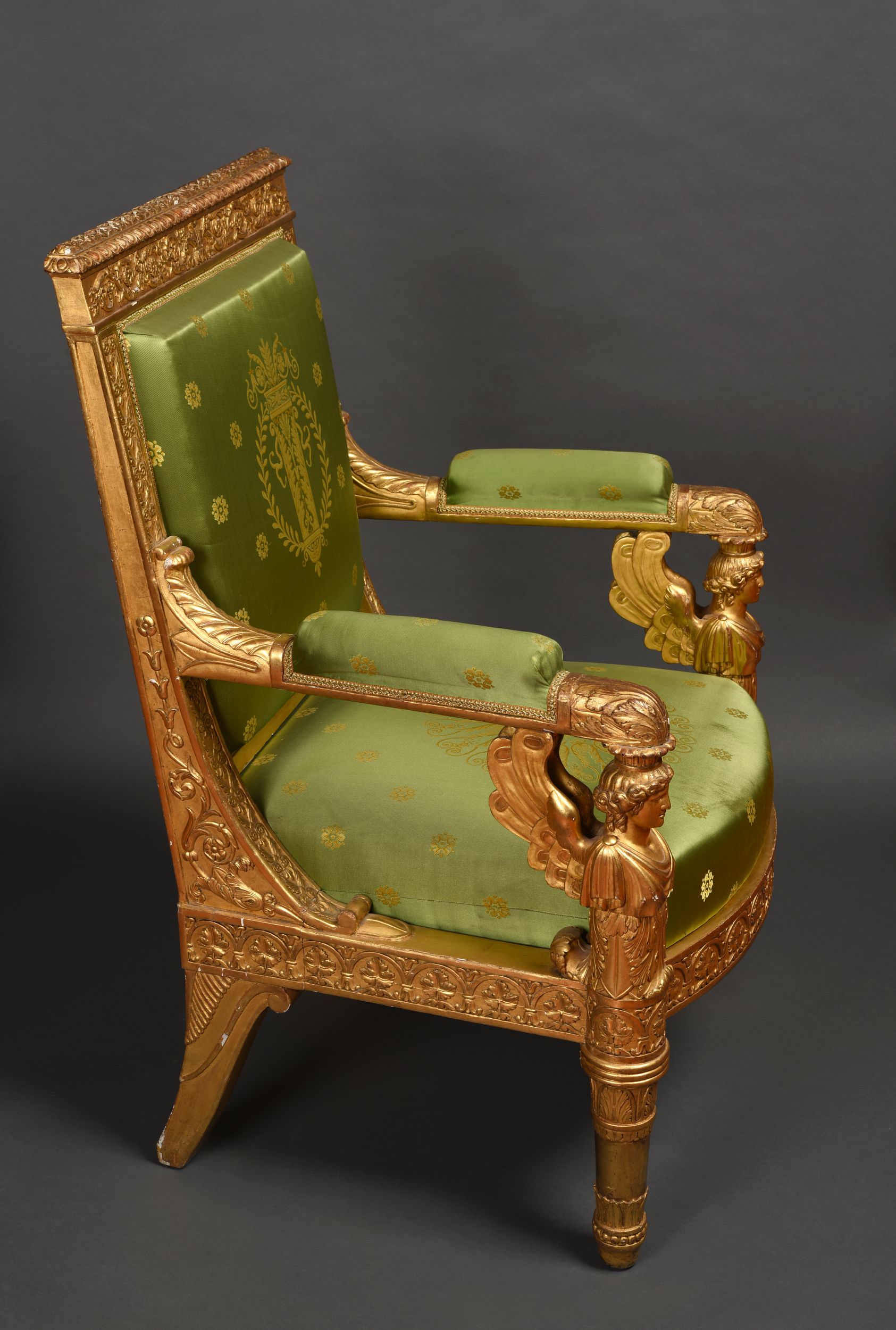 FAUTEUIL D’APPARAT EN BOIS SCULPTE ET DORE A DOSSIER CARRE:  | H&ocirc;tel Des Ventes de Monte-Carlo
