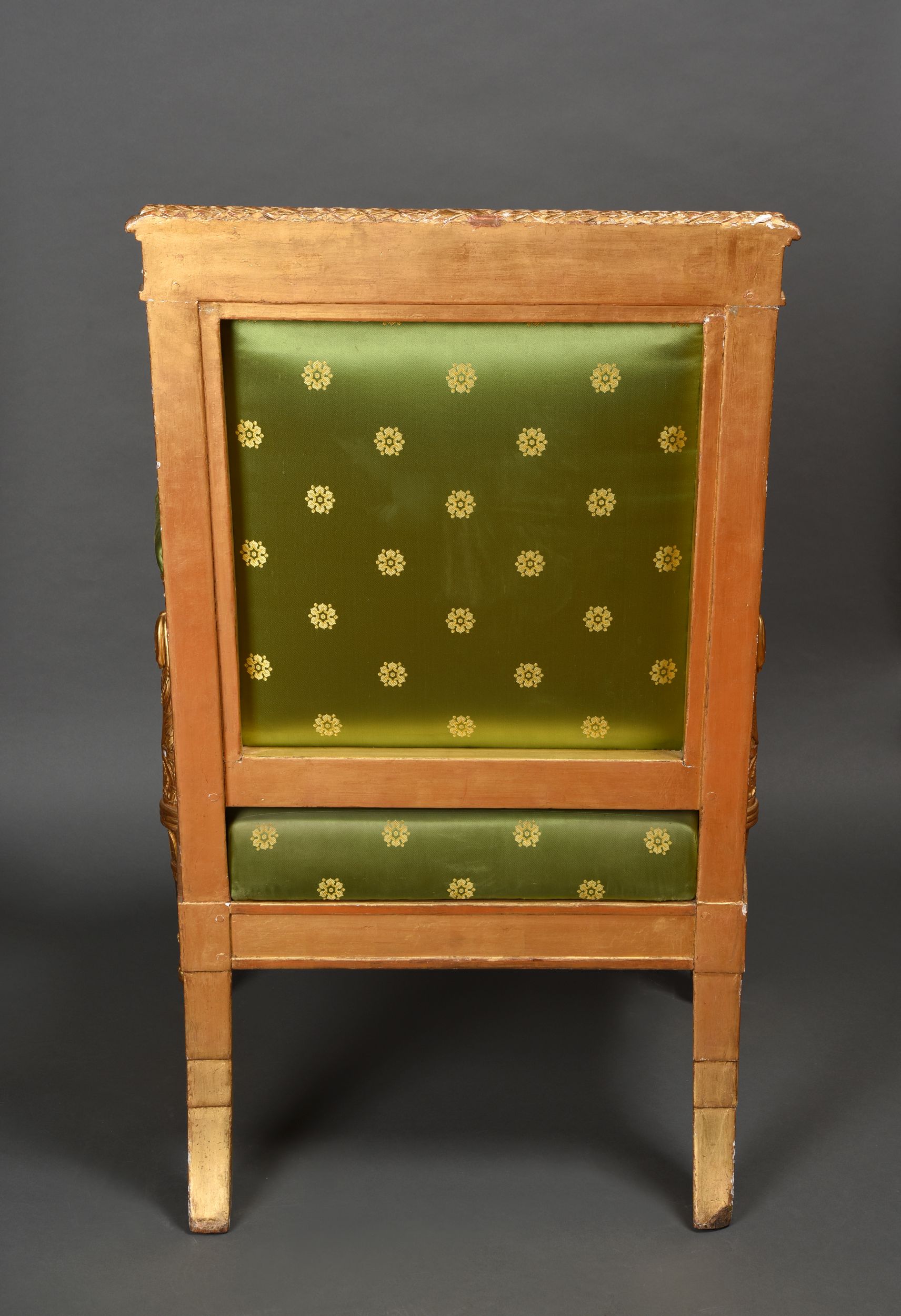 FAUTEUIL D’APPARAT EN BOIS SCULPTE ET DORE A DOSSIER CARRE:  | H&ocirc;tel Des Ventes de Monte-Carlo
