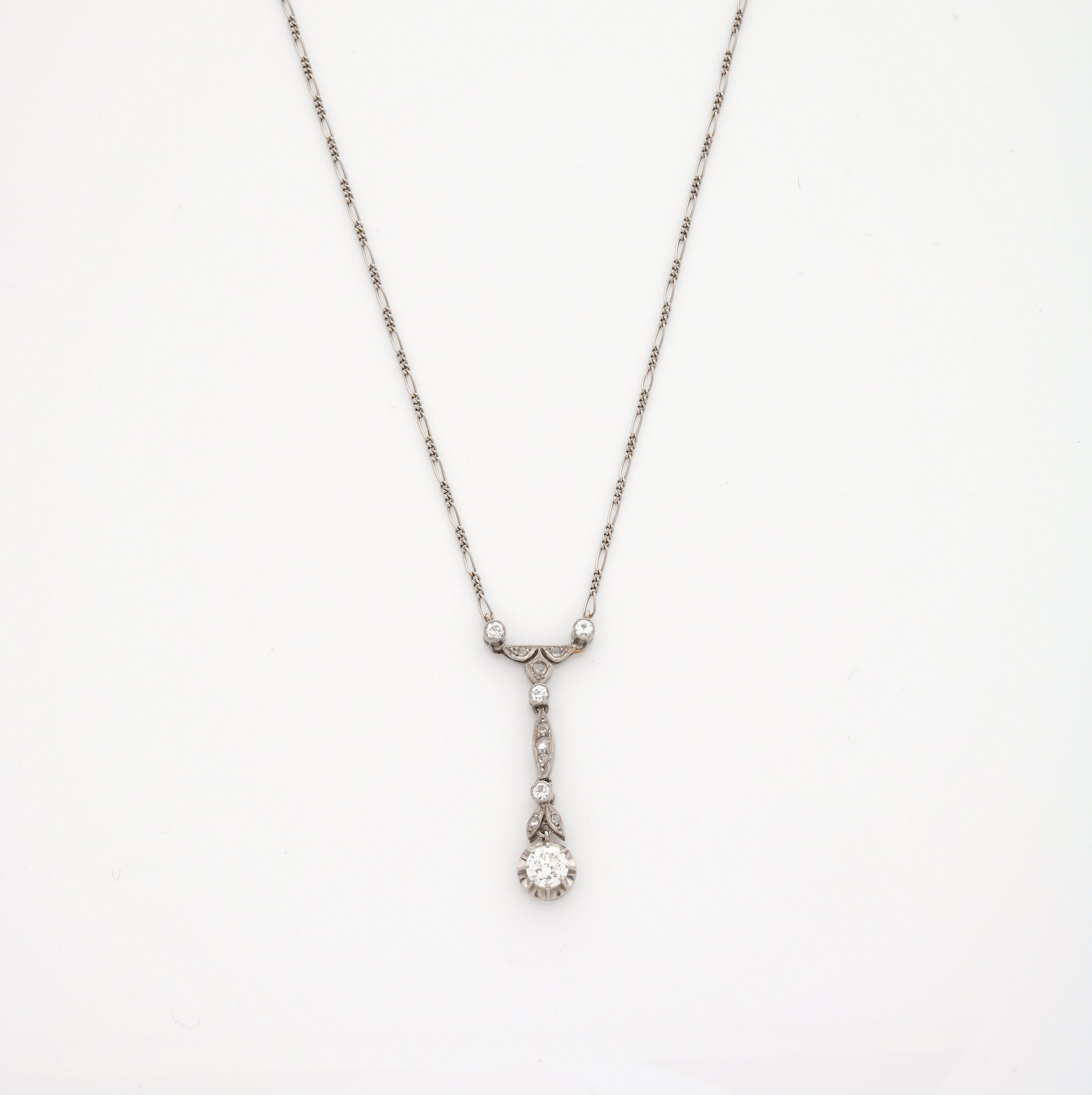 RAVISSANT COLLIER A TRANSFORMATION:  | H&ocirc;tel Des Ventes de Monte-Carlo