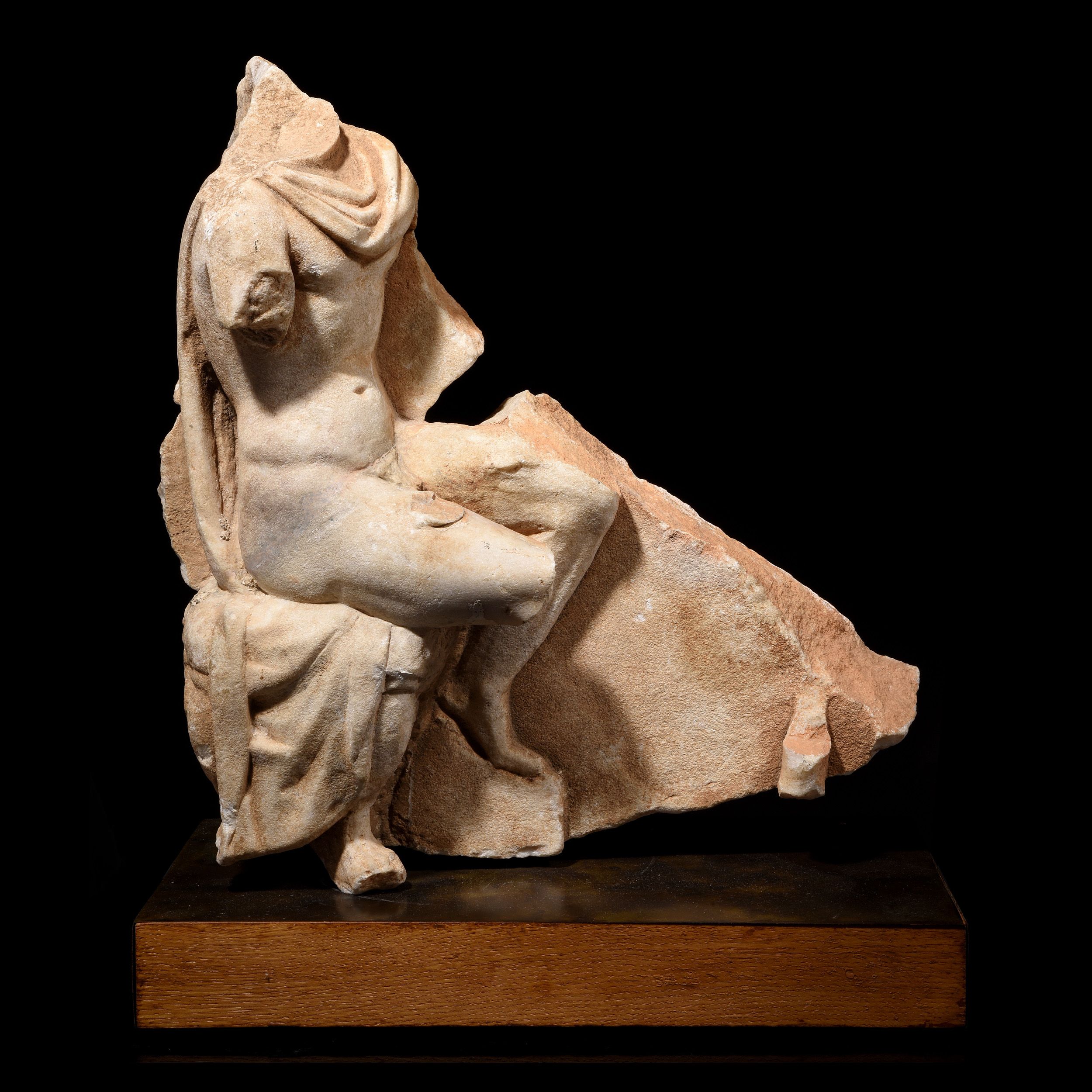 FRAGMENT DE BAS-RELIEF:  | H&ocirc;tel Des Ventes de Monte-Carlo
