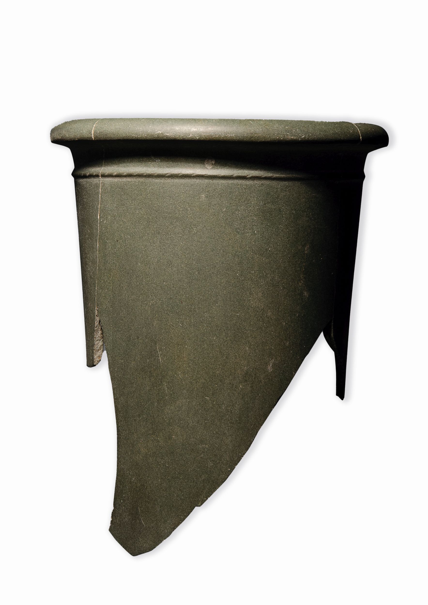 FRAGMENT DE VASE FUNÉRAIRE