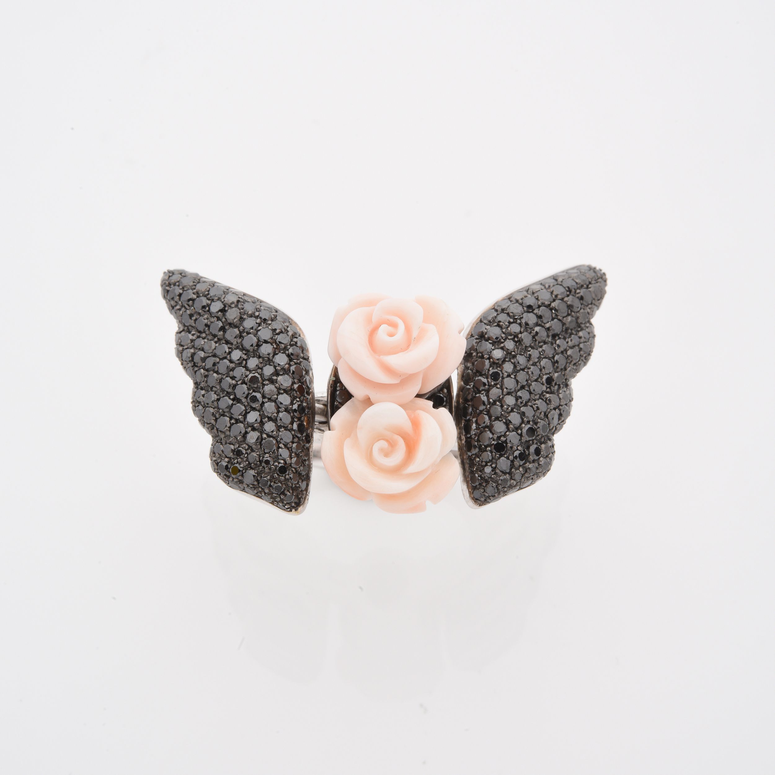 BROCHE CORBEILLE:  | H&ocirc;tel Des Ventes de Monte-Carlo