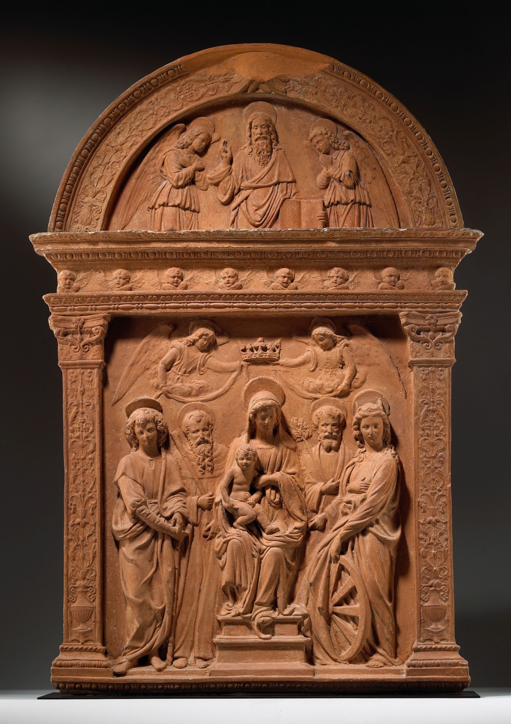 HAUT-RELIEF FIGURANT LA VIERGE