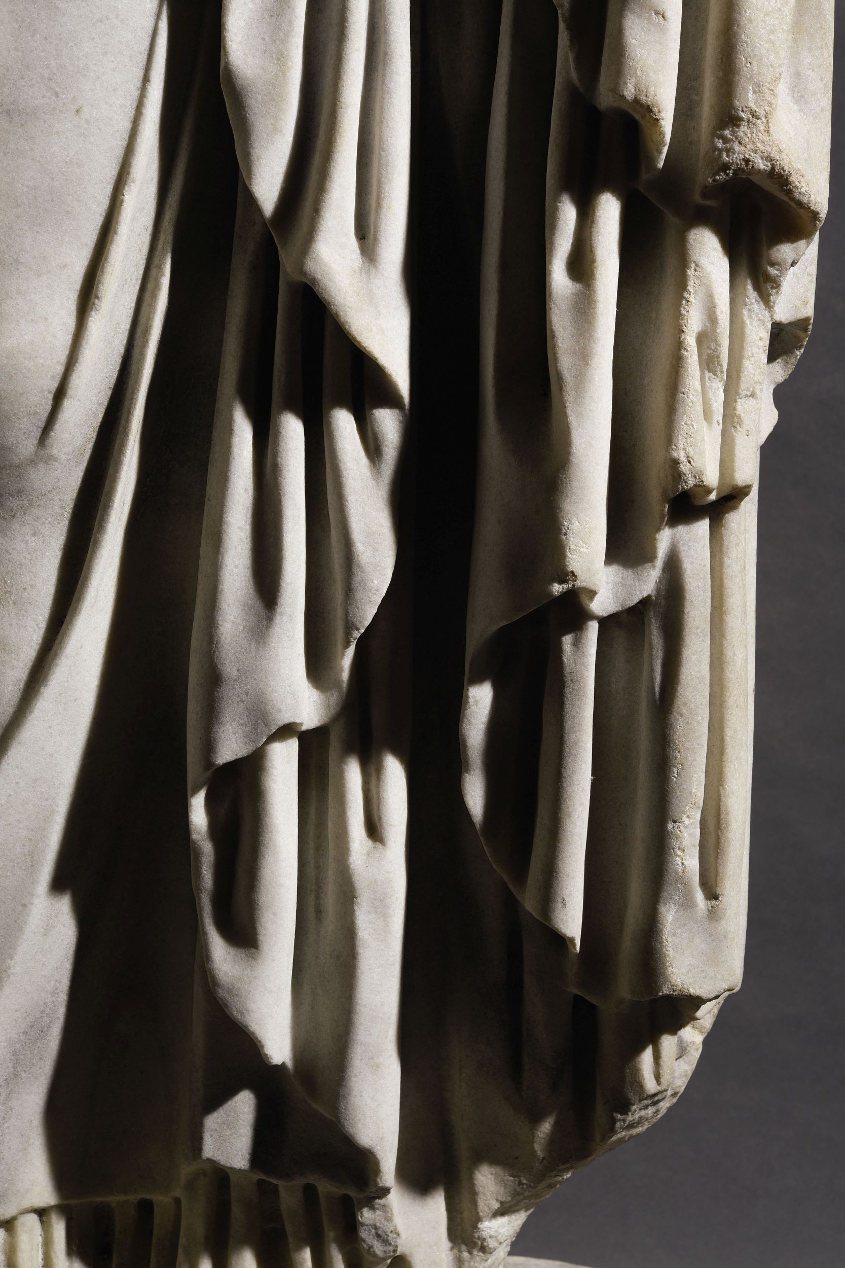 IMPORTANTE STATUE FEMININ0E
