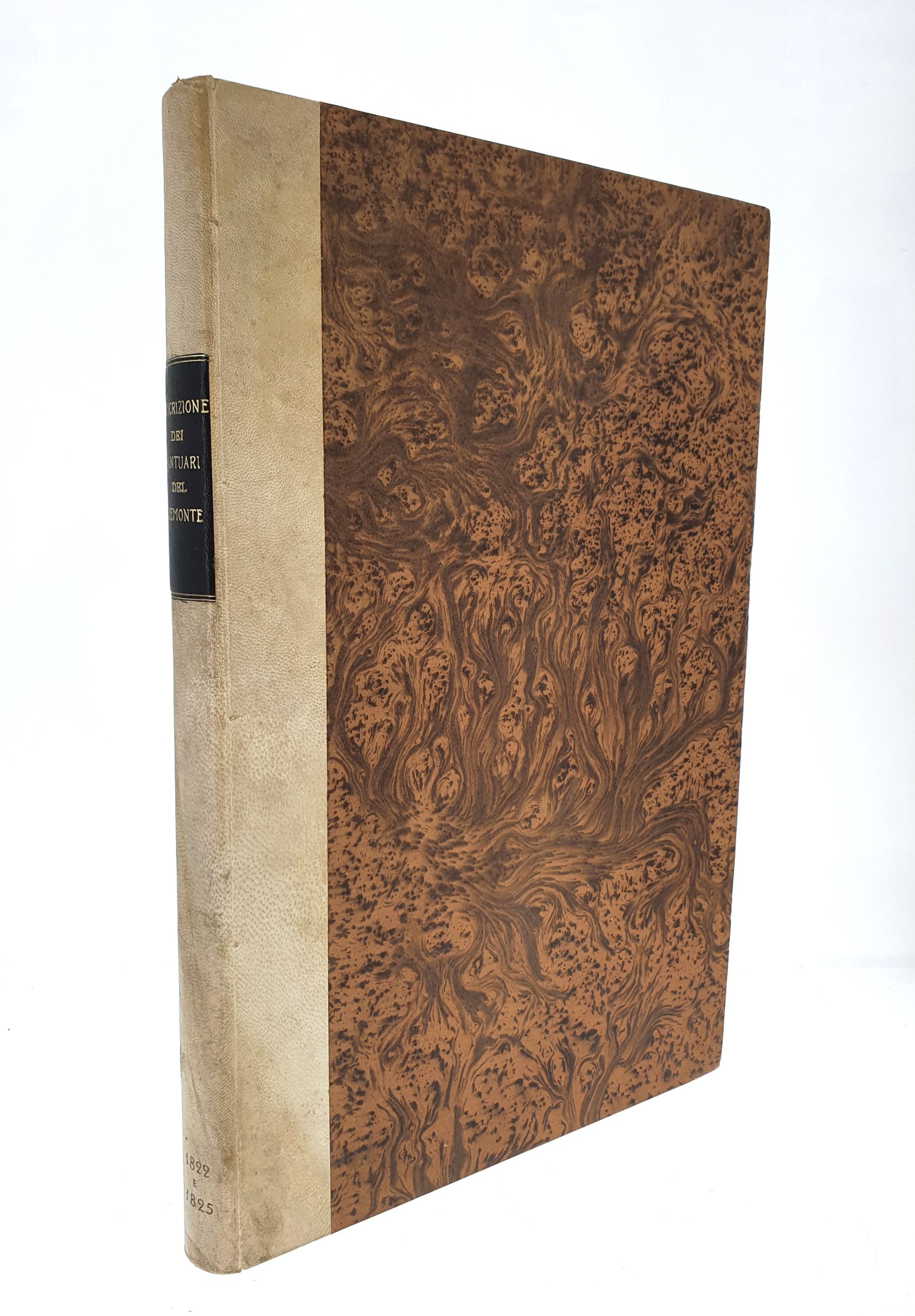 [AMÉRIQUE]. OGILBY (John)  MONTANUS (Anoldus). America : being the latest, and most accurate Description of the New World ; containing the Original of the Inhabitants, and the Remarkable Voyages thither. The Conquest of the vast Empires of Mexico and Peru, and other large Provinces and Territories, with the several European Plantations in those Parts. Also their Cities, Fortresses, Towns, Temples, Mountains, and Rivers. Their Habits, Customs, Manners, and Religions. Their Plants, Beasts, Birds, and Serpents […]. Collected from most Authentick Authors […] by John OGILBY. London, Printed by the Author, 1671. In-folio, veau fauve, filets dorés et roulette dentelée estampée à froid encadrant les plats, dos à nerfs orné (reliure anglaise début XIXe s.).	:  | H&ocirc;tel Des Ventes de Monte-Carlo