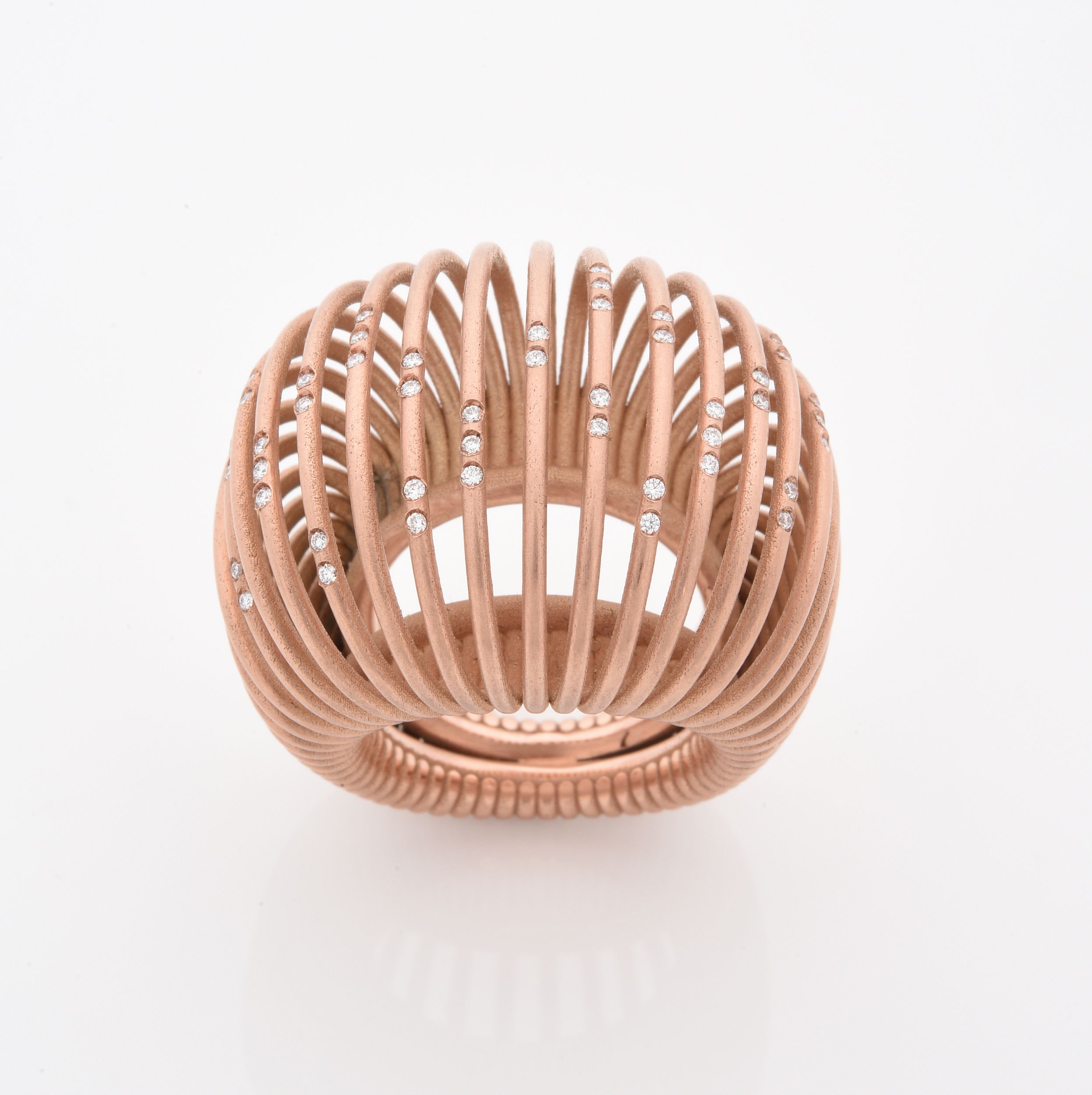 BROCHE CORBEILLE:  | H&ocirc;tel Des Ventes de Monte-Carlo