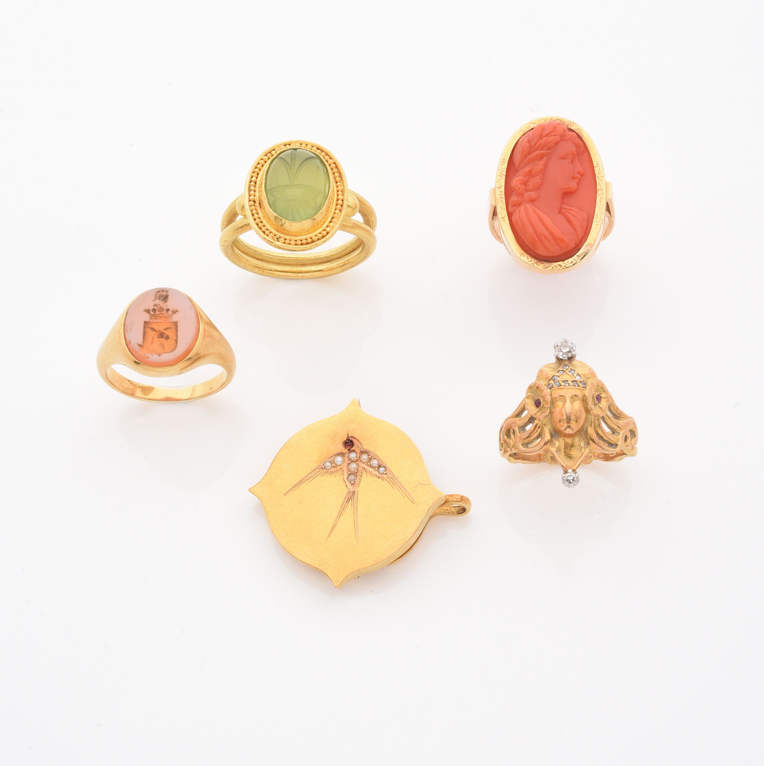 BROCHE CORBEILLE:  | H&ocirc;tel Des Ventes de Monte-Carlo