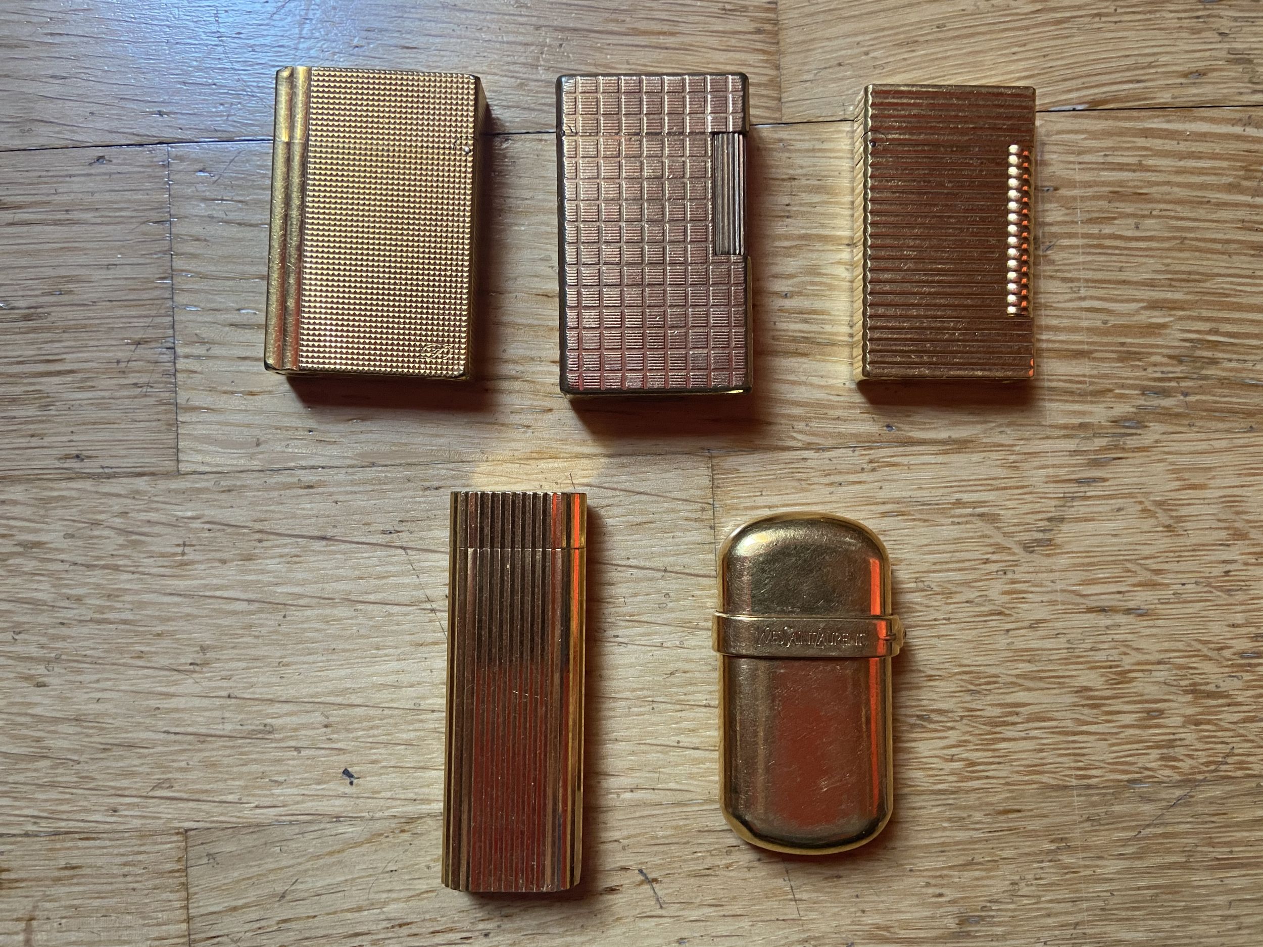 BROCHE CORBEILLE:  | H&ocirc;tel Des Ventes de Monte-Carlo