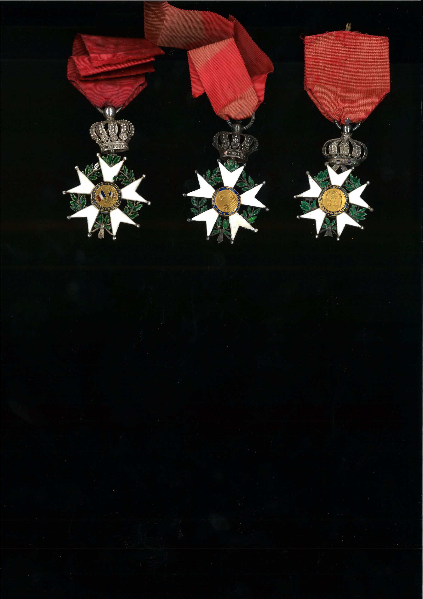 LOT DE 3 CROIX DE CHEVALIER DE L'ORDRE DE LA LEGION D'HONNEUR:  | H&ocirc;tel Des Ventes de Monte-Carlo