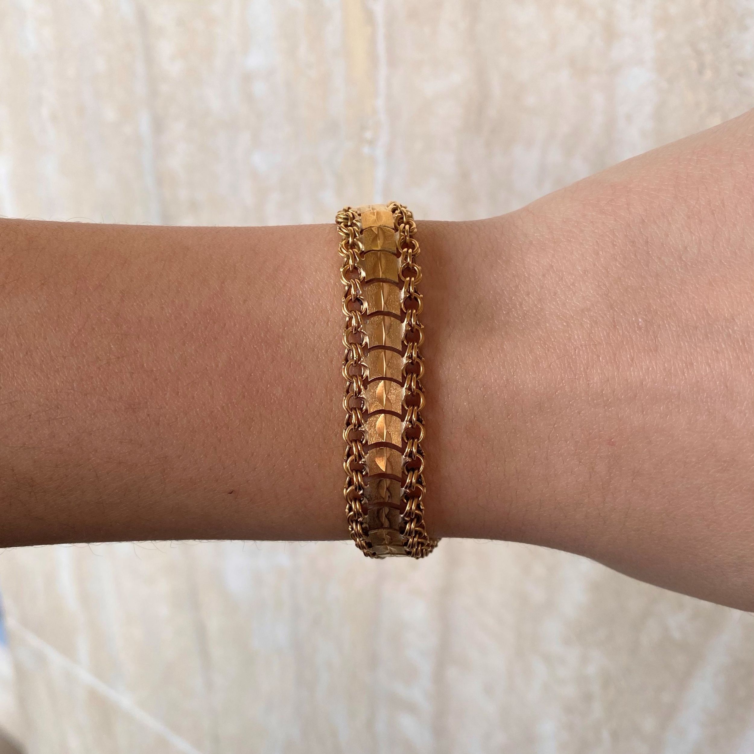 LOT DE DEUX BRACELETS:  | H&ocirc;tel Des Ventes de Monte-Carlo