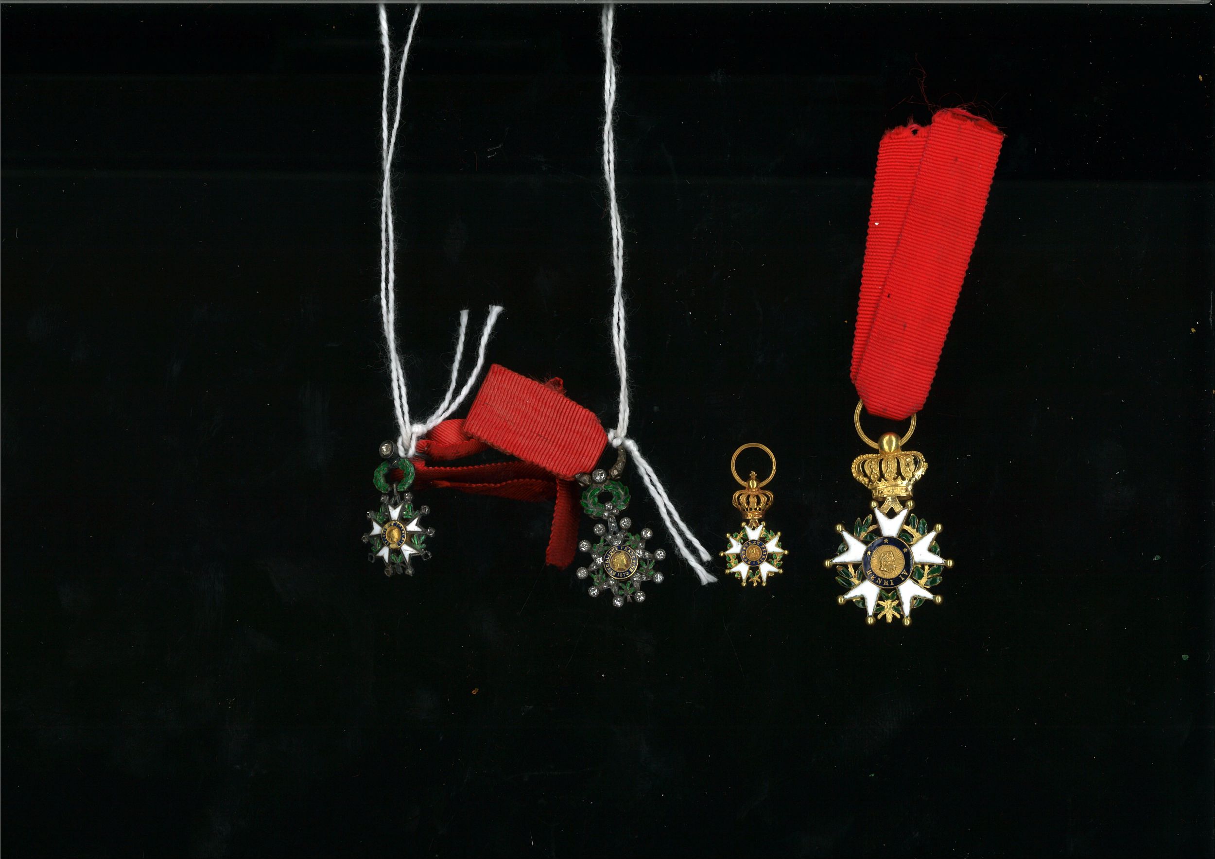 LOT DE 2 CROIX DE CHEVALIER DE L'ORDRE DE LA LEGION D'HONNEUR:  | H&ocirc;tel Des Ventes de Monte-Carlo