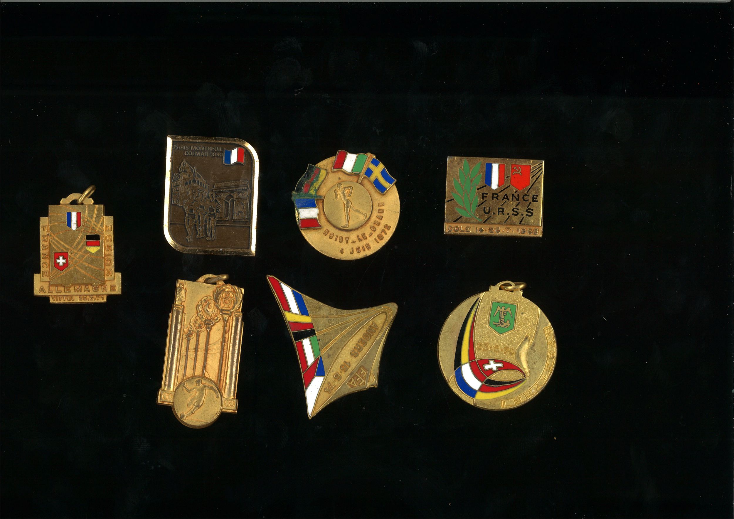 LOT DE 2 CROIX DE CHEVALIER DE L'ORDRE DE LA LEGION D'HONNEUR:  | H&ocirc;tel Des Ventes de Monte-Carlo