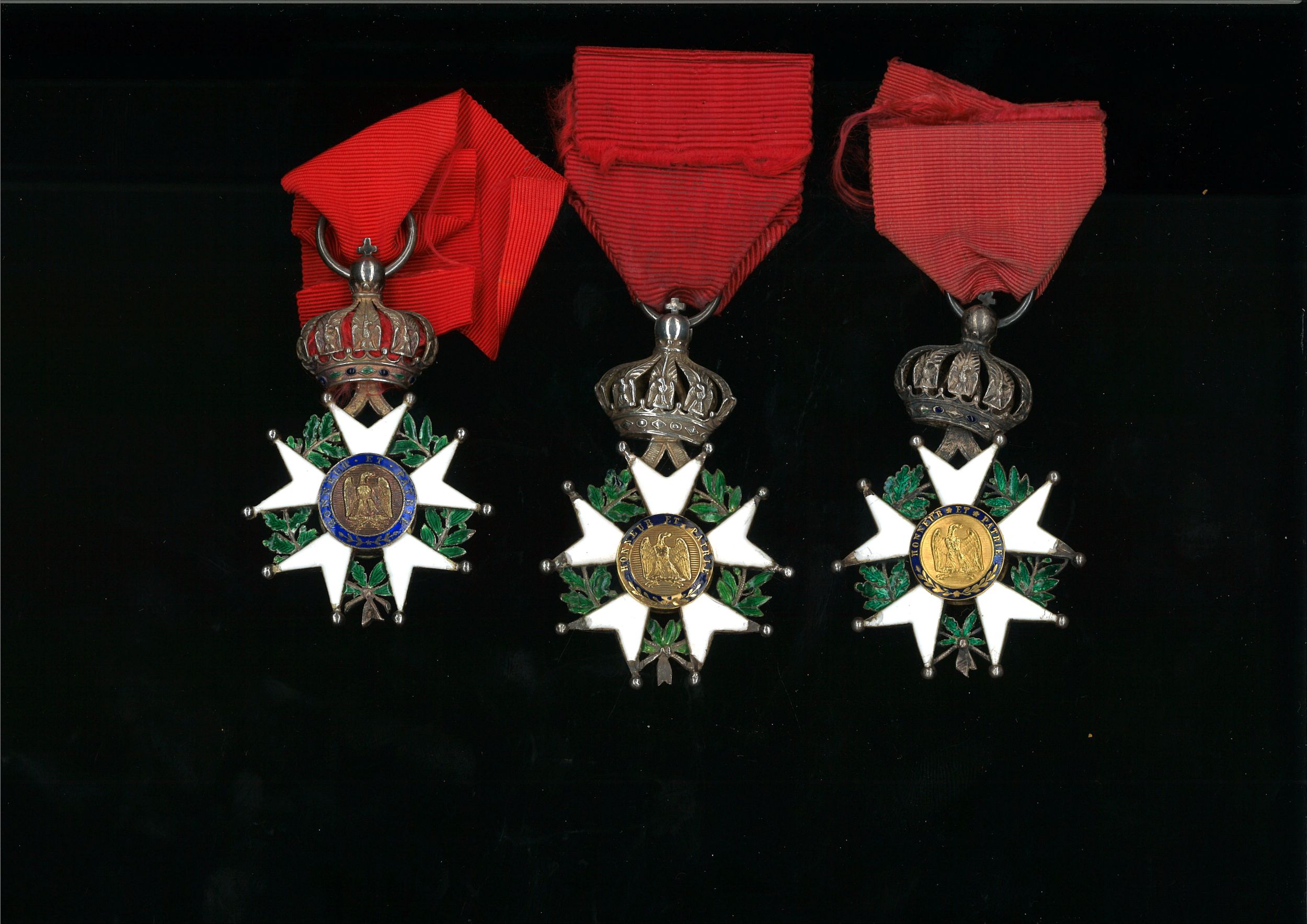 LOT DE TROIS CROIX DE CHEVALIER DE L'ORDRE DE LA LEGION D'HONNEUR :  | H&ocirc;tel Des Ventes de Monte-Carlo