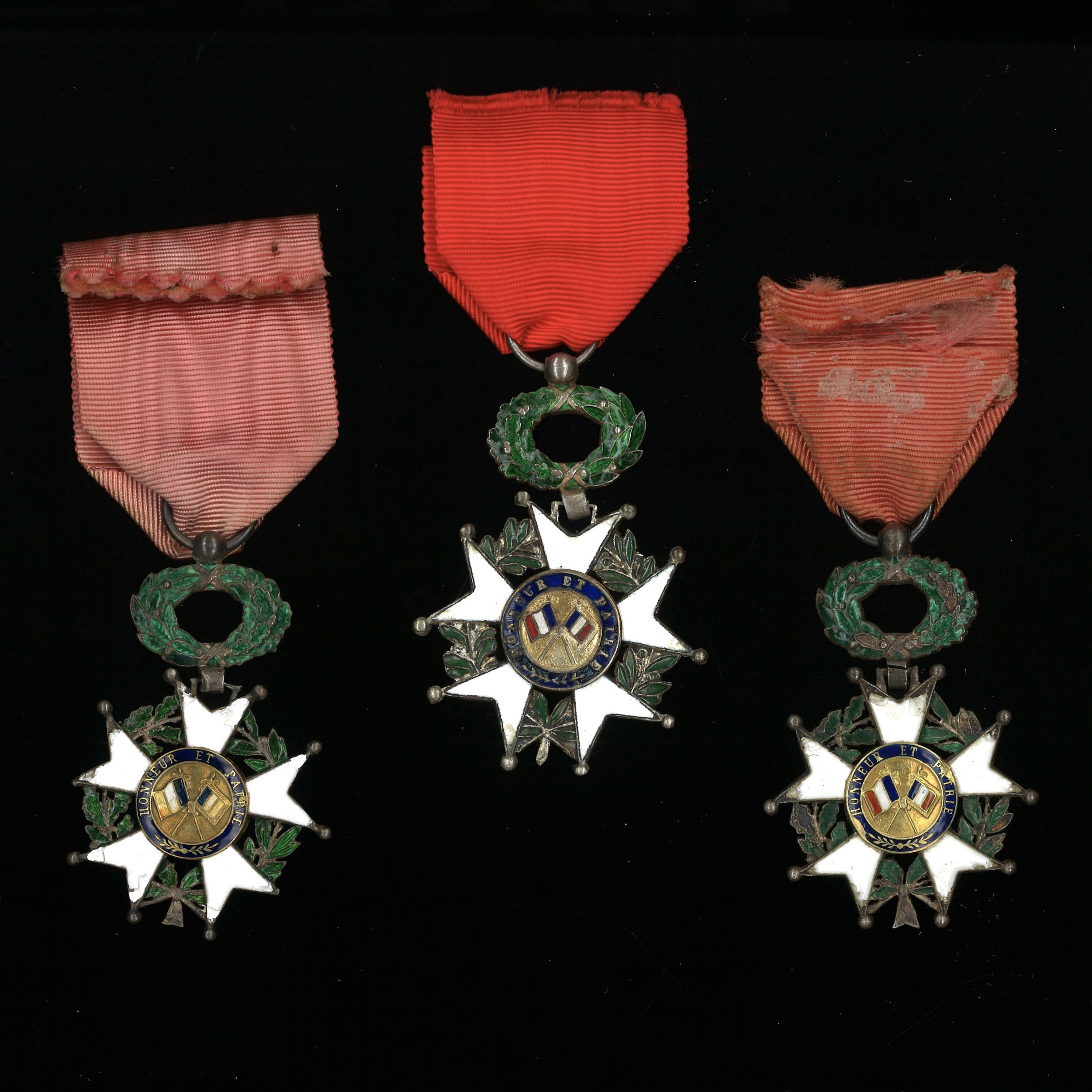 LOT DE TROIS CROIX DE CHEVALIER DE L'ORDRE DE LA LEGION D'HONNEUR:  | H&ocirc;tel Des Ventes de Monte-Carlo