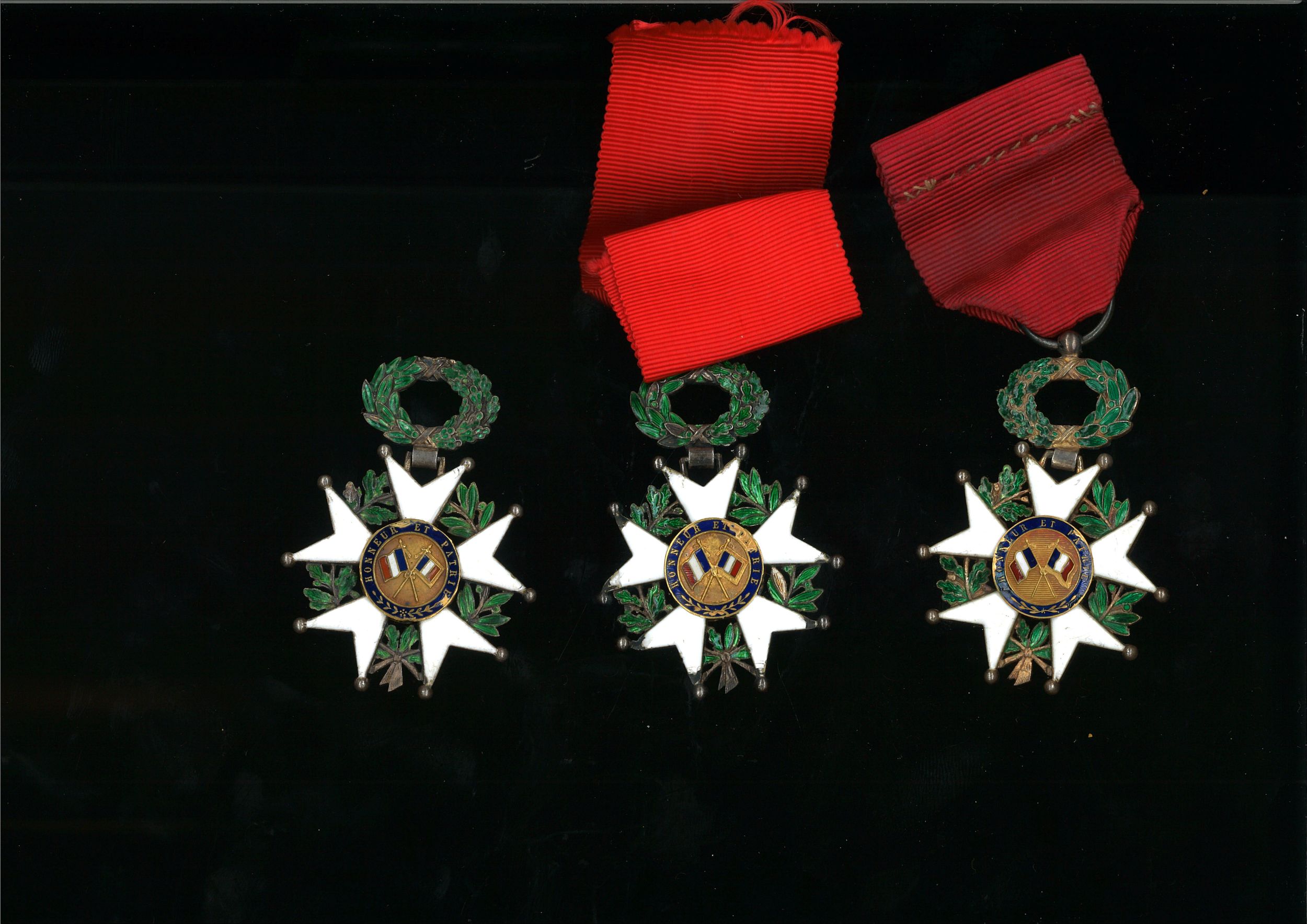 LOT DE TROIS CROIX DE CHEVALIER DE L'ORDRE DE LA LEGION D'HONNEUR:  | H&ocirc;tel Des Ventes de Monte-Carlo
