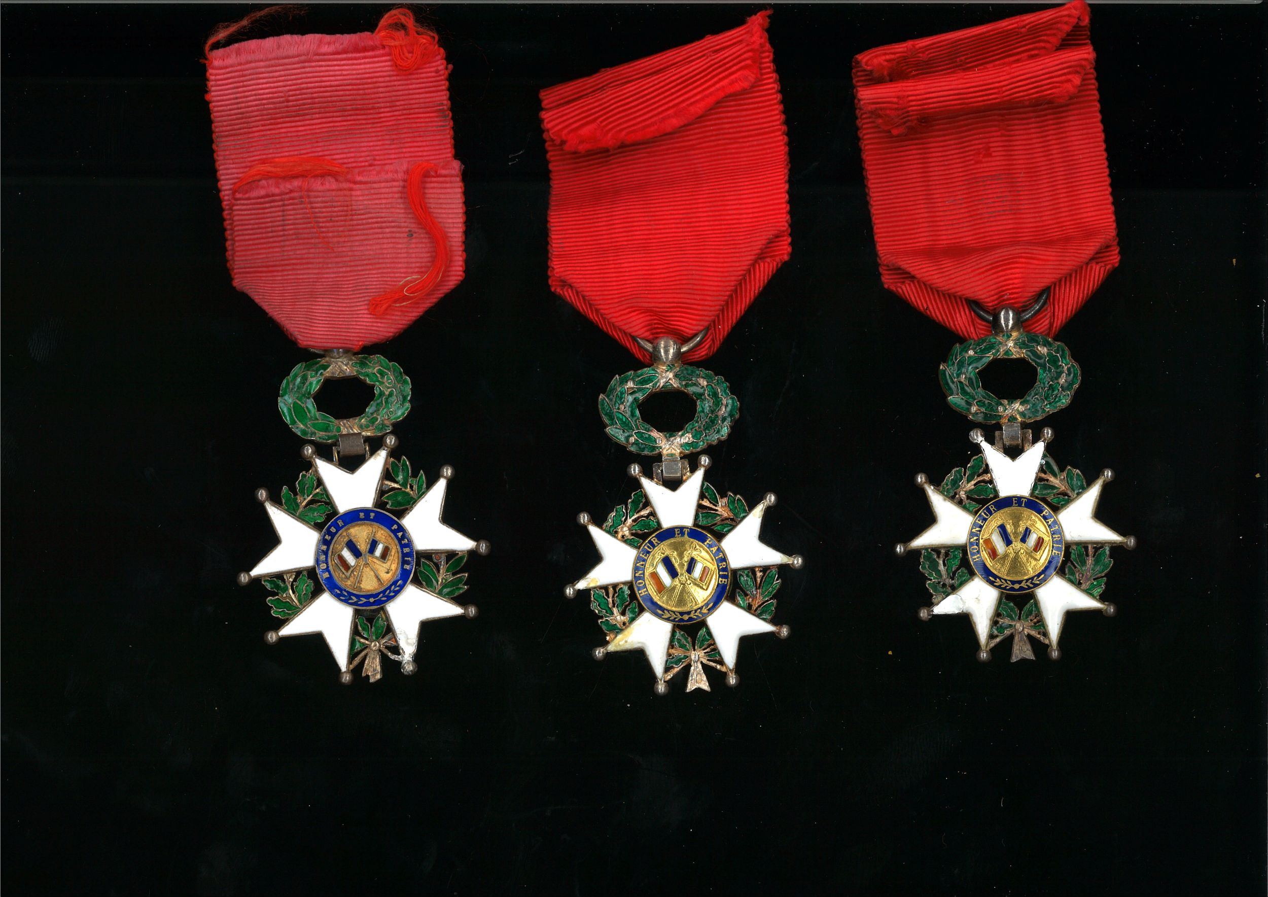 LOT DE TROIS CROIX DE CHEVALIER DE L'ORDRE DE LA LEGION D'HONNEUR:  | H&ocirc;tel Des Ventes de Monte-Carlo