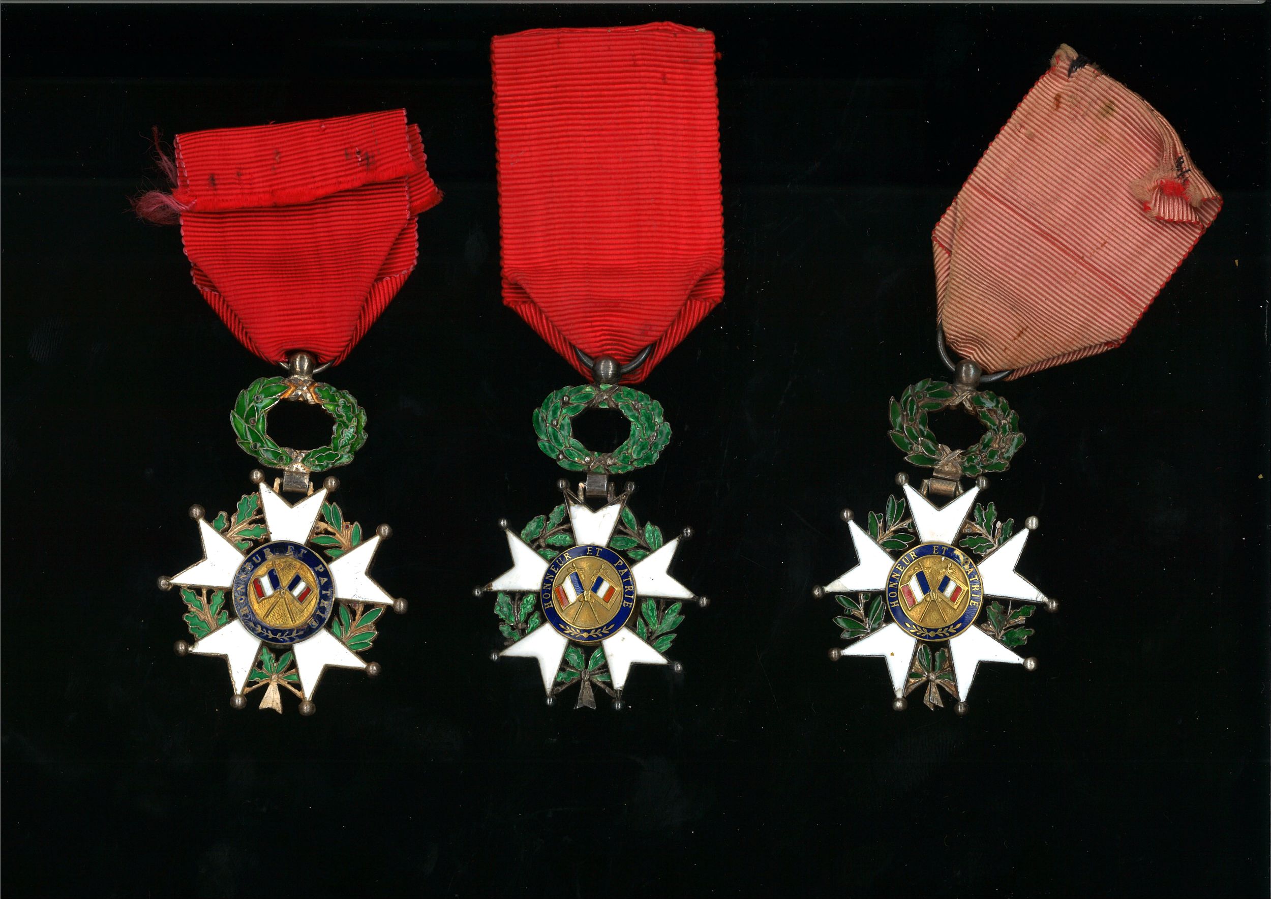 LOT DE TROIS CROIX DE CHEVALIER DE L'ORDRE DE LA LEGION D'HONNEUR:  | H&ocirc;tel Des Ventes de Monte-Carlo