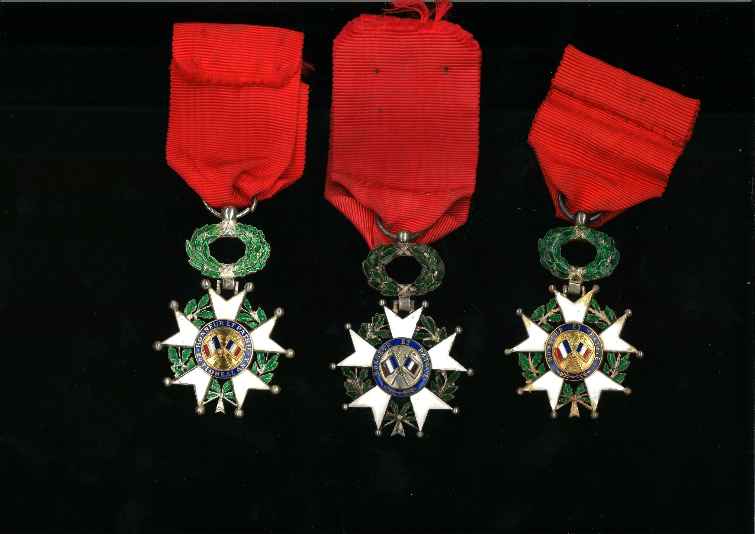 LOT DE TROIS CROIX DE CHEVALIER DE L'ORDRE DE LA LEGION D'HONNEUR:  | H&ocirc;tel Des Ventes de Monte-Carlo