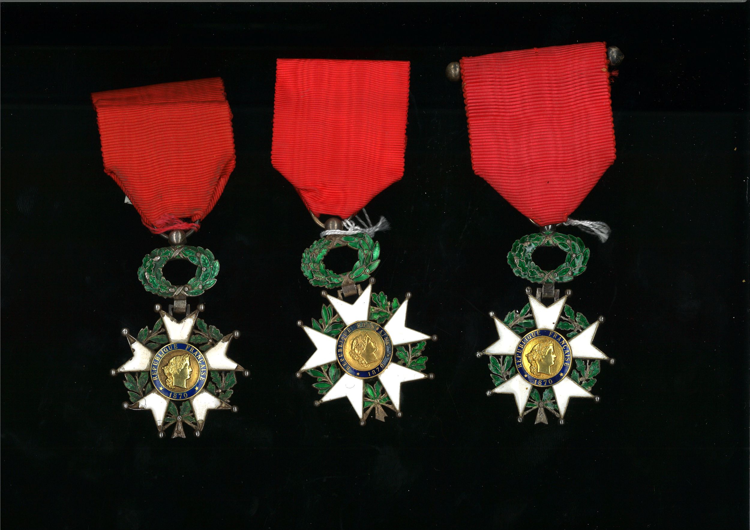 LOT DE TROIS CROIX DE CHVALIER DE L'ORDRE DE LA LEGION D'HONNEUR 