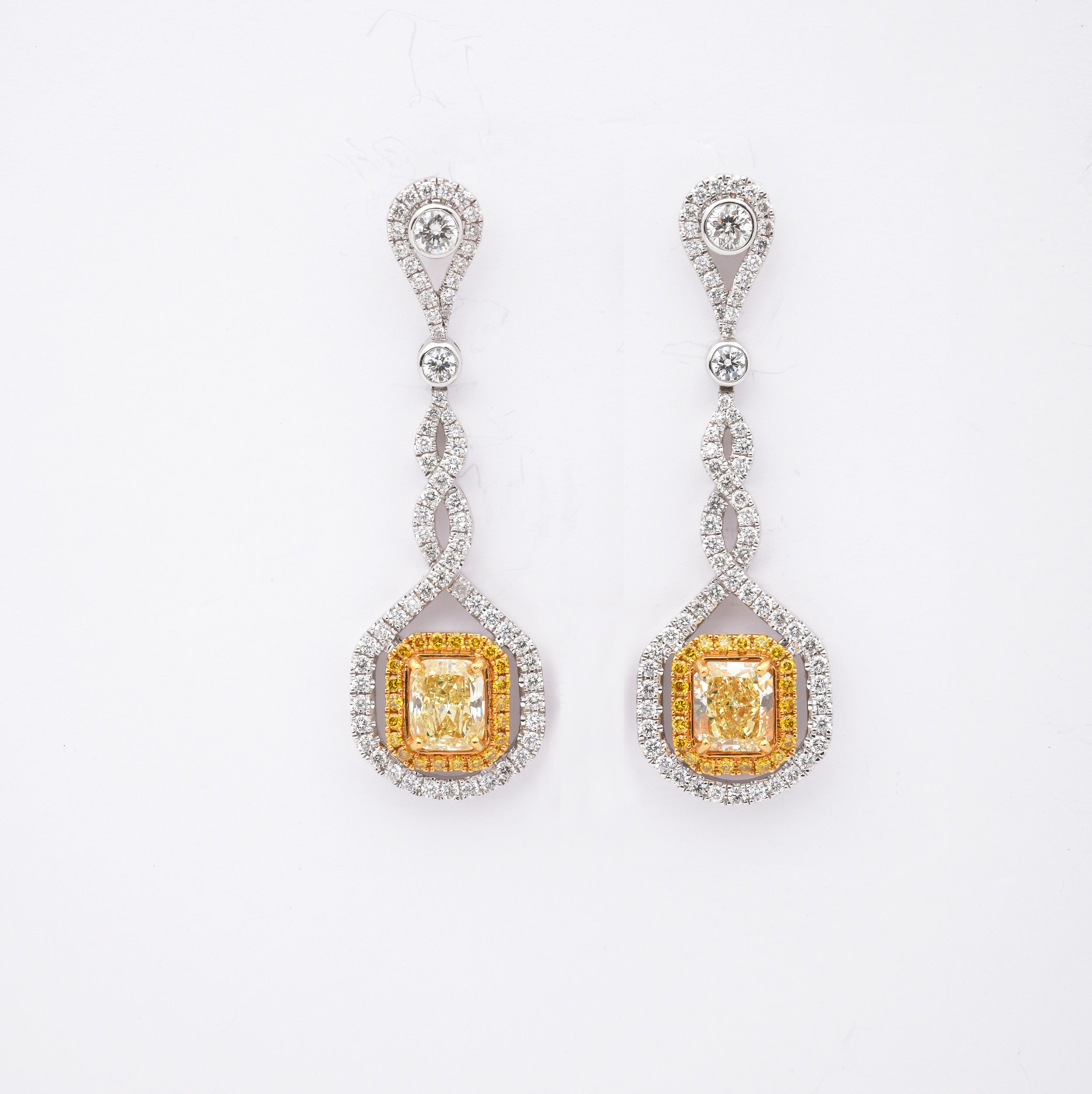 RAVISSANT COLLIER A TRANSFORMATION:  | H&ocirc;tel Des Ventes de Monte-Carlo