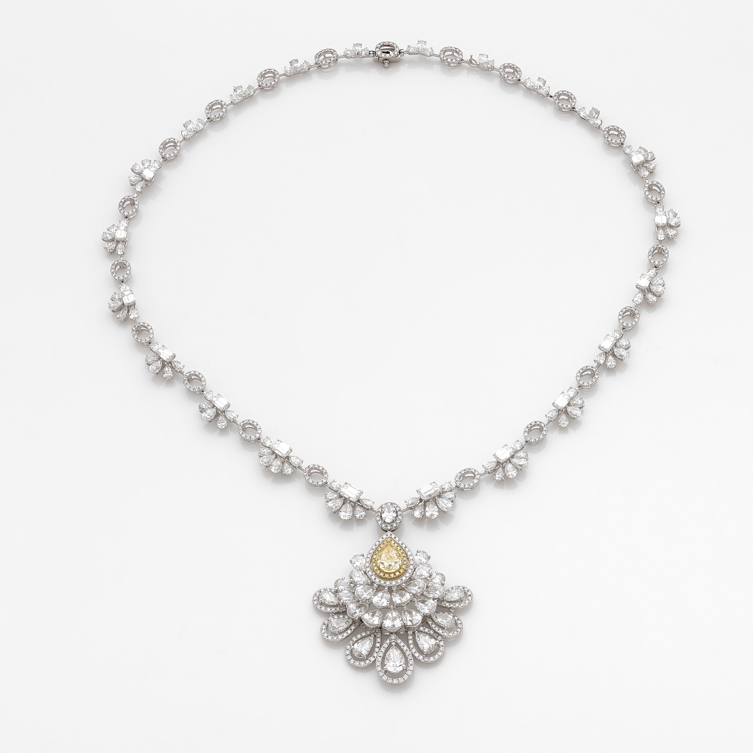 PENDENTIF MEDAILLE :  | H&ocirc;tel Des Ventes de Monte-Carlo
