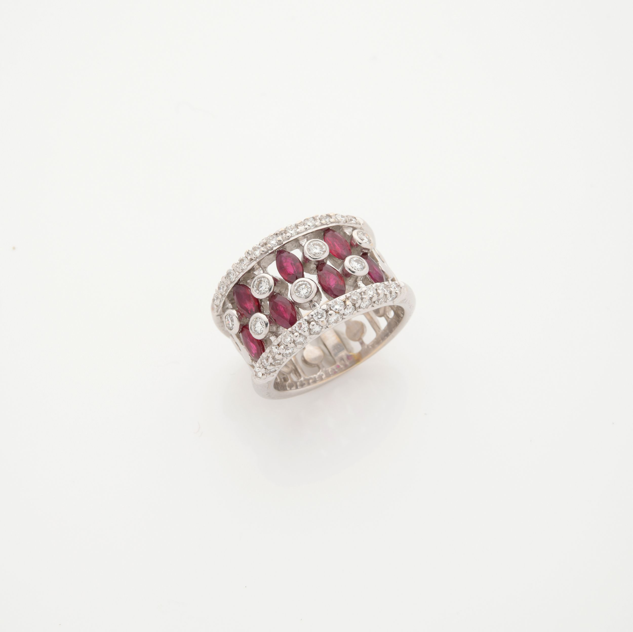 BAGUE COURONNE:  | H&ocirc;tel Des Ventes de Monte-Carlo