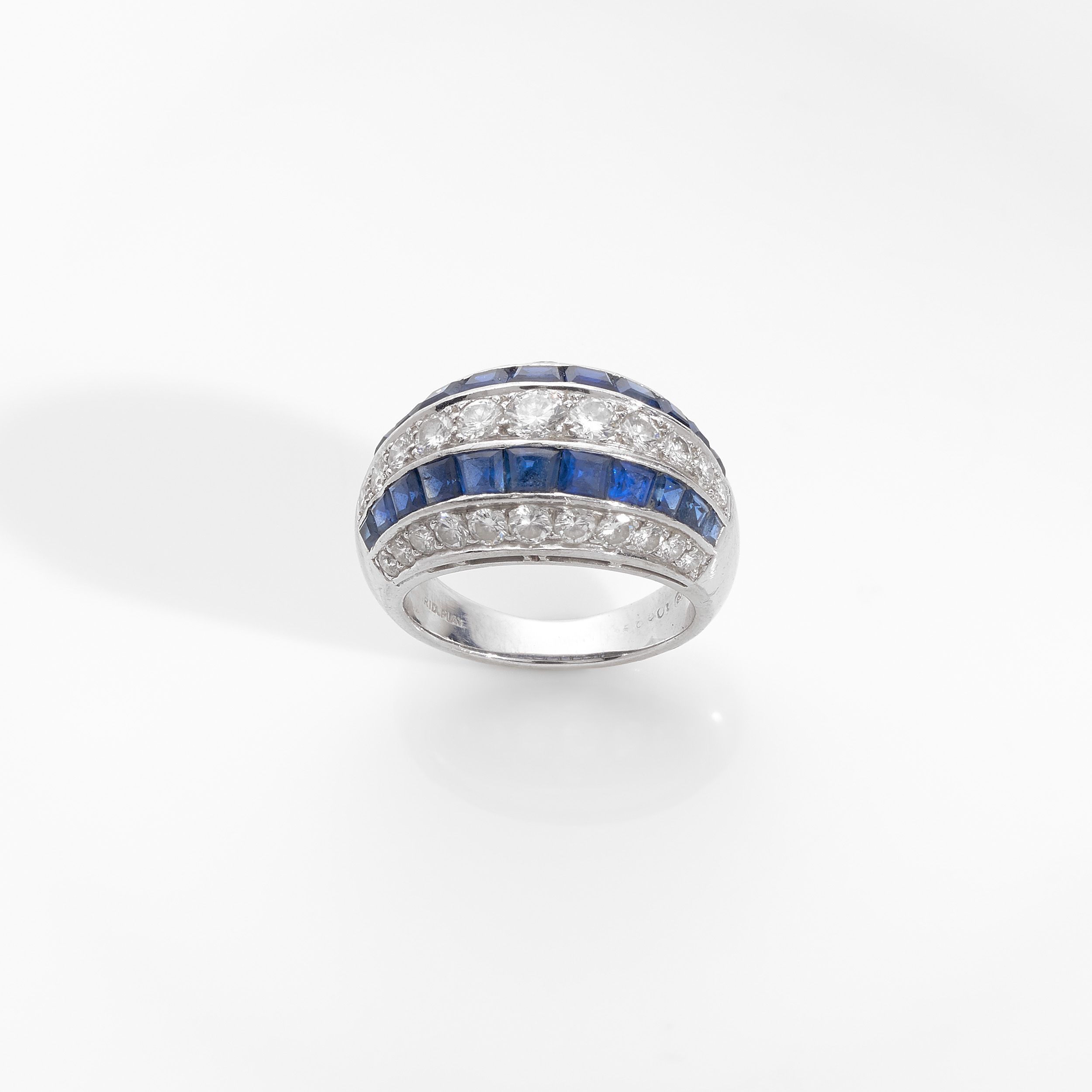 PENDENTIF MEDAILLE :  | H&ocirc;tel Des Ventes de Monte-Carlo